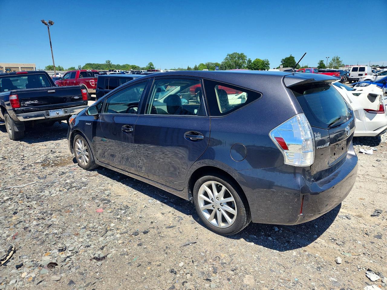 2014 Toyota Prius V Five Серый vin: JTDZN3EU2EJ010195