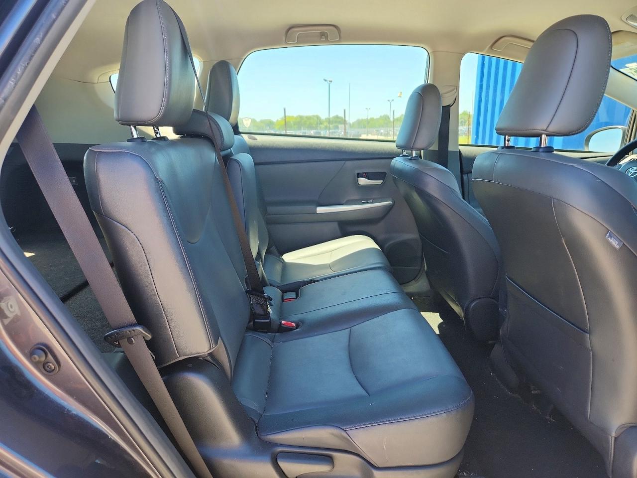 2014 Toyota Prius V Five Серый vin: JTDZN3EU2EJ010195