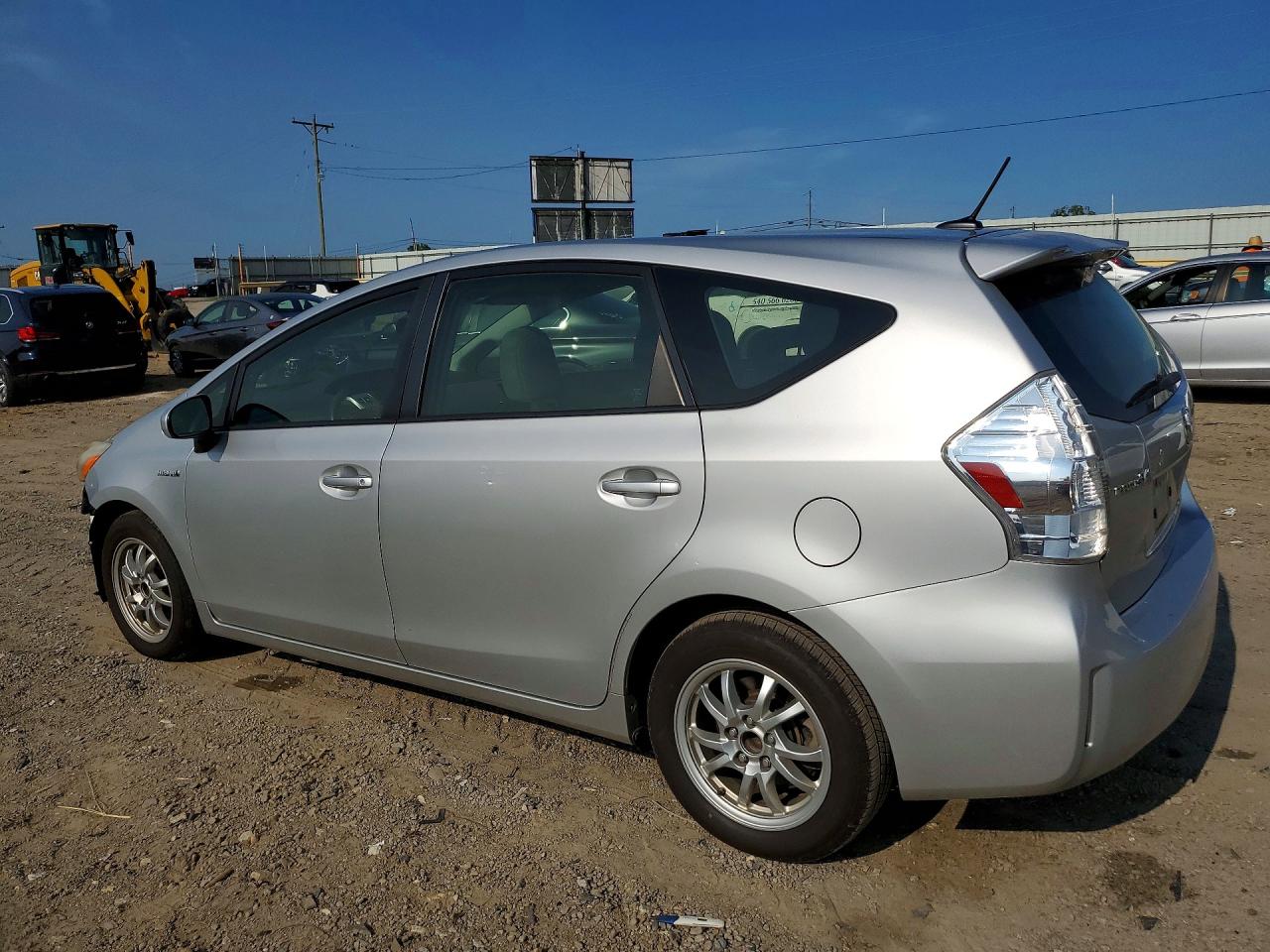 2014 Toyota Prius V Three Silver vin: JTDZN3EU2EJ013677