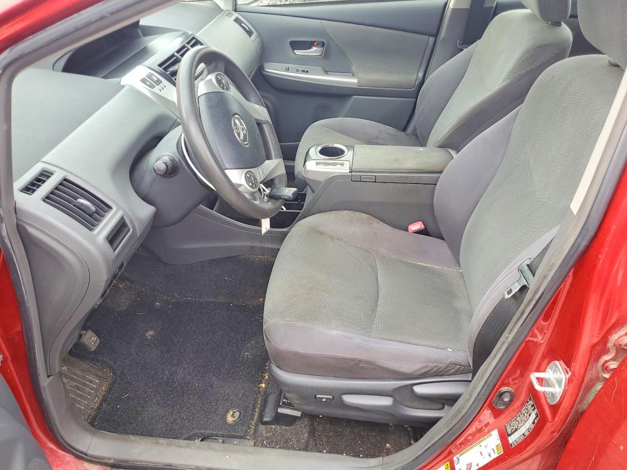 2014 Toyota Prius V Two Красный vin: JTDZN3EU2EJ014425