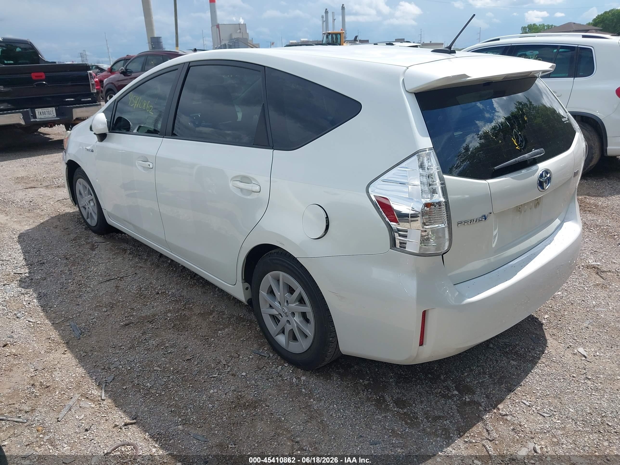 2014 Toyota Prius V Three White vin: JTDZN3EU2EJ014814