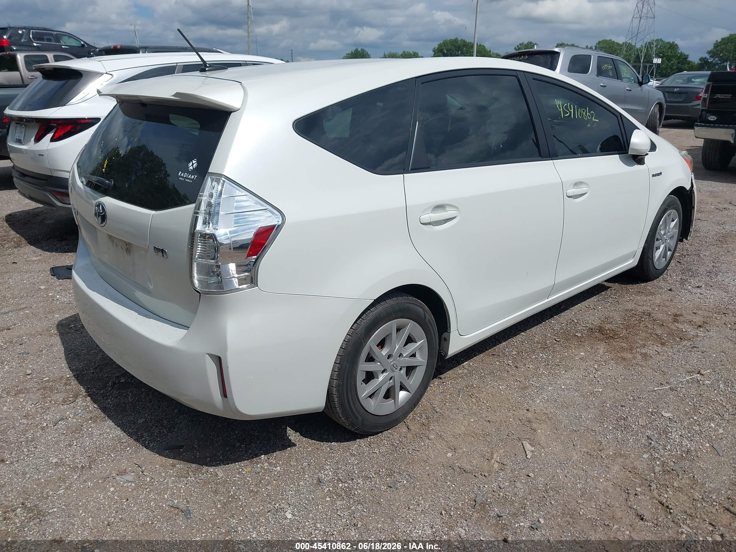 2014 Toyota Prius V Three White vin: JTDZN3EU2EJ014814