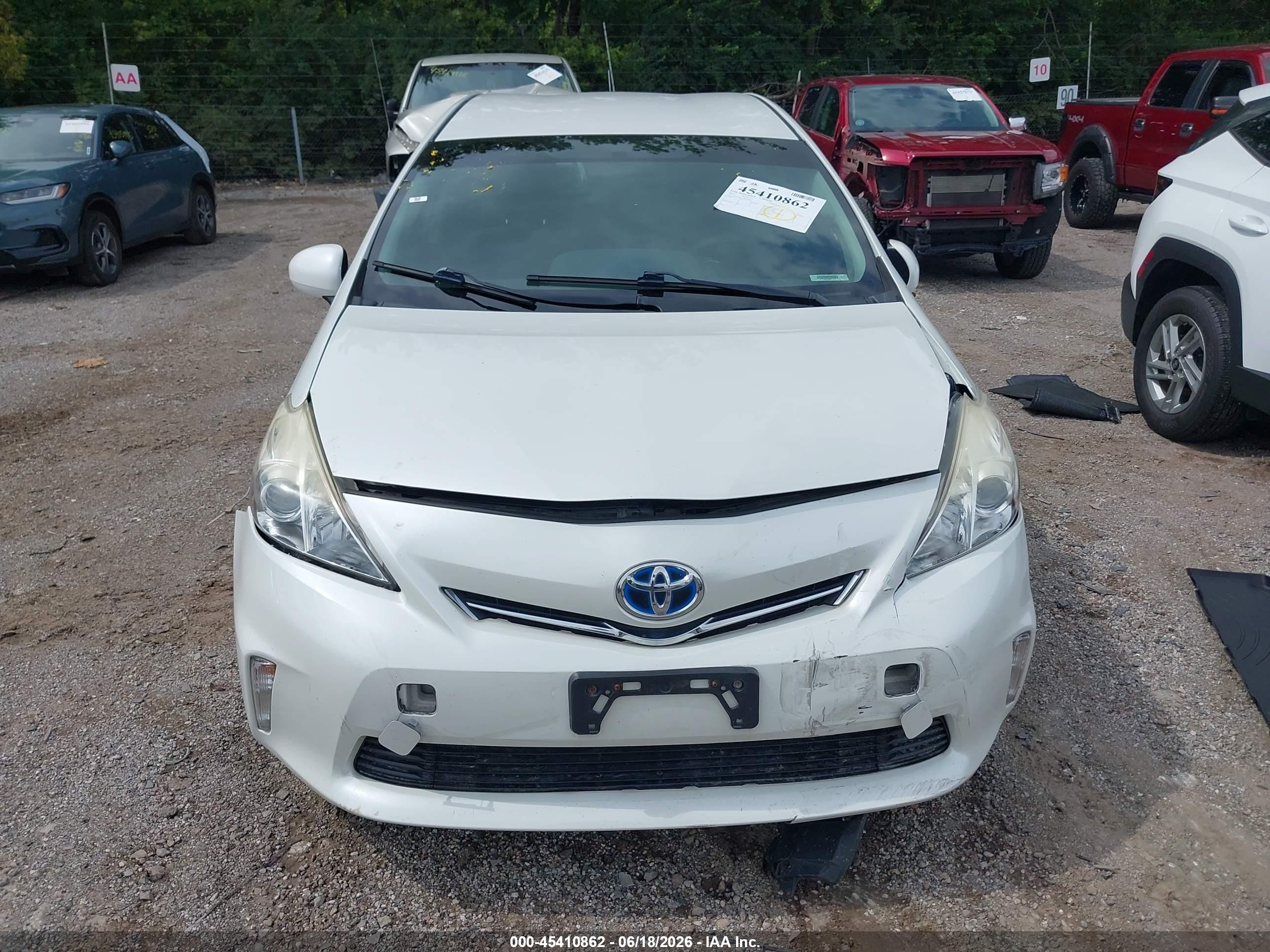 2014 Toyota Prius V Three White vin: JTDZN3EU2EJ014814