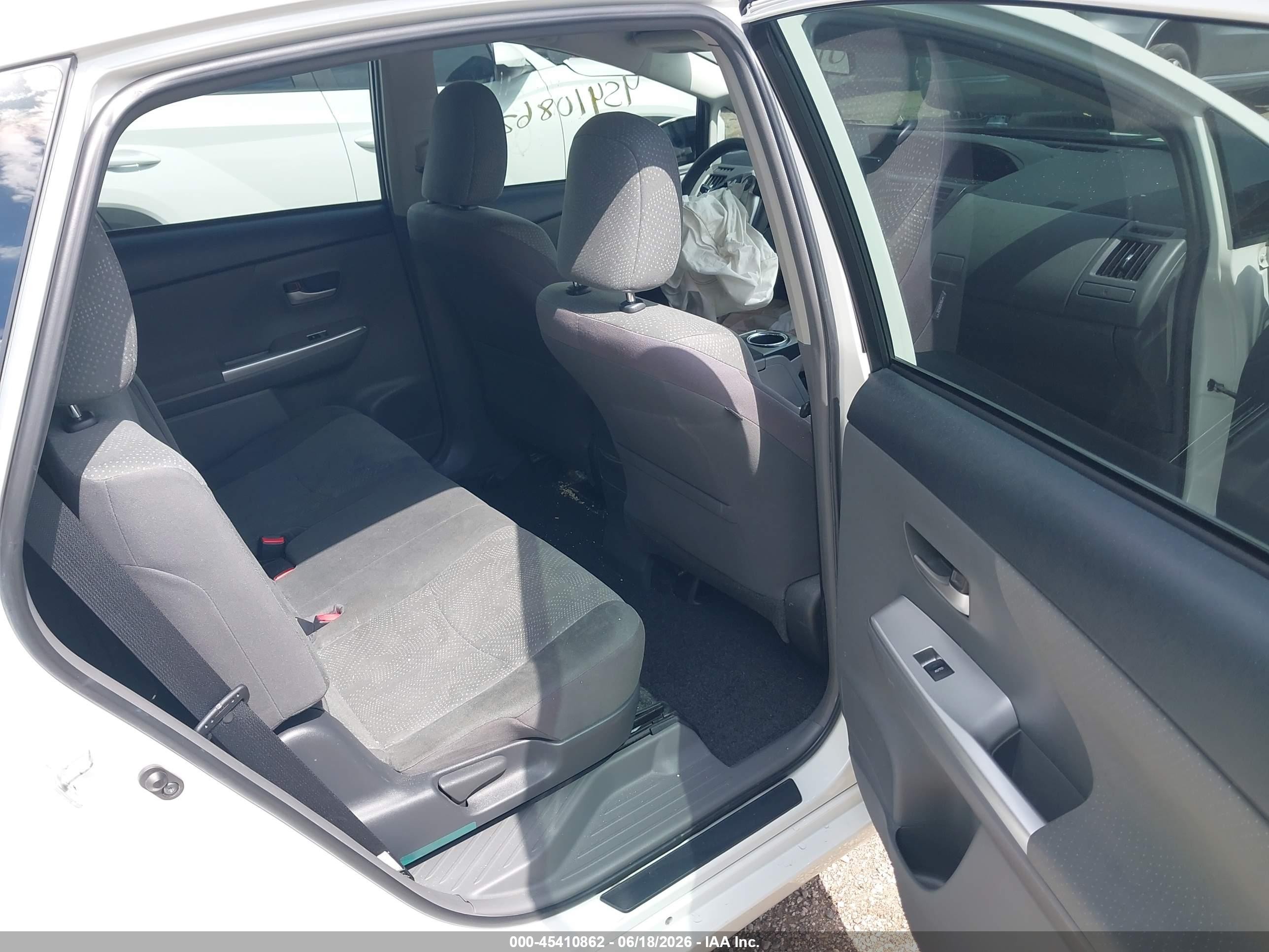 2014 Toyota Prius V Three White vin: JTDZN3EU2EJ014814