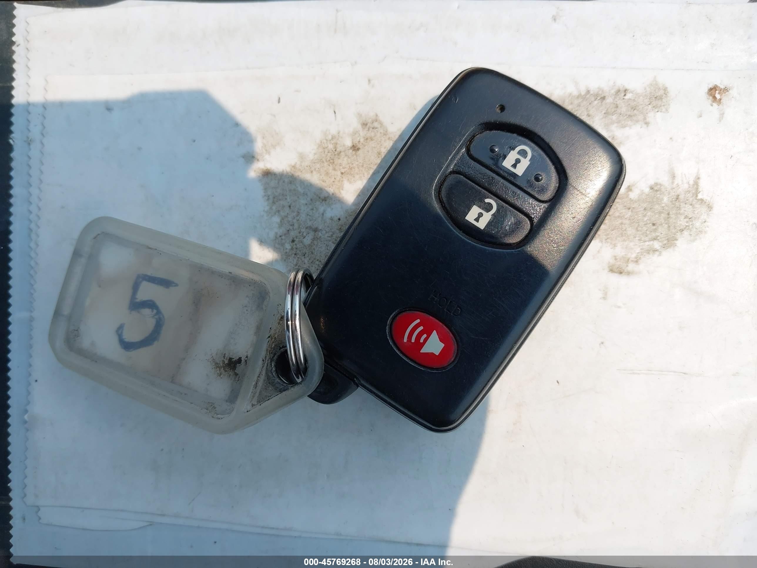 2015 Toyota Prius V Two White vin: JTDZN3EU2FJ018430