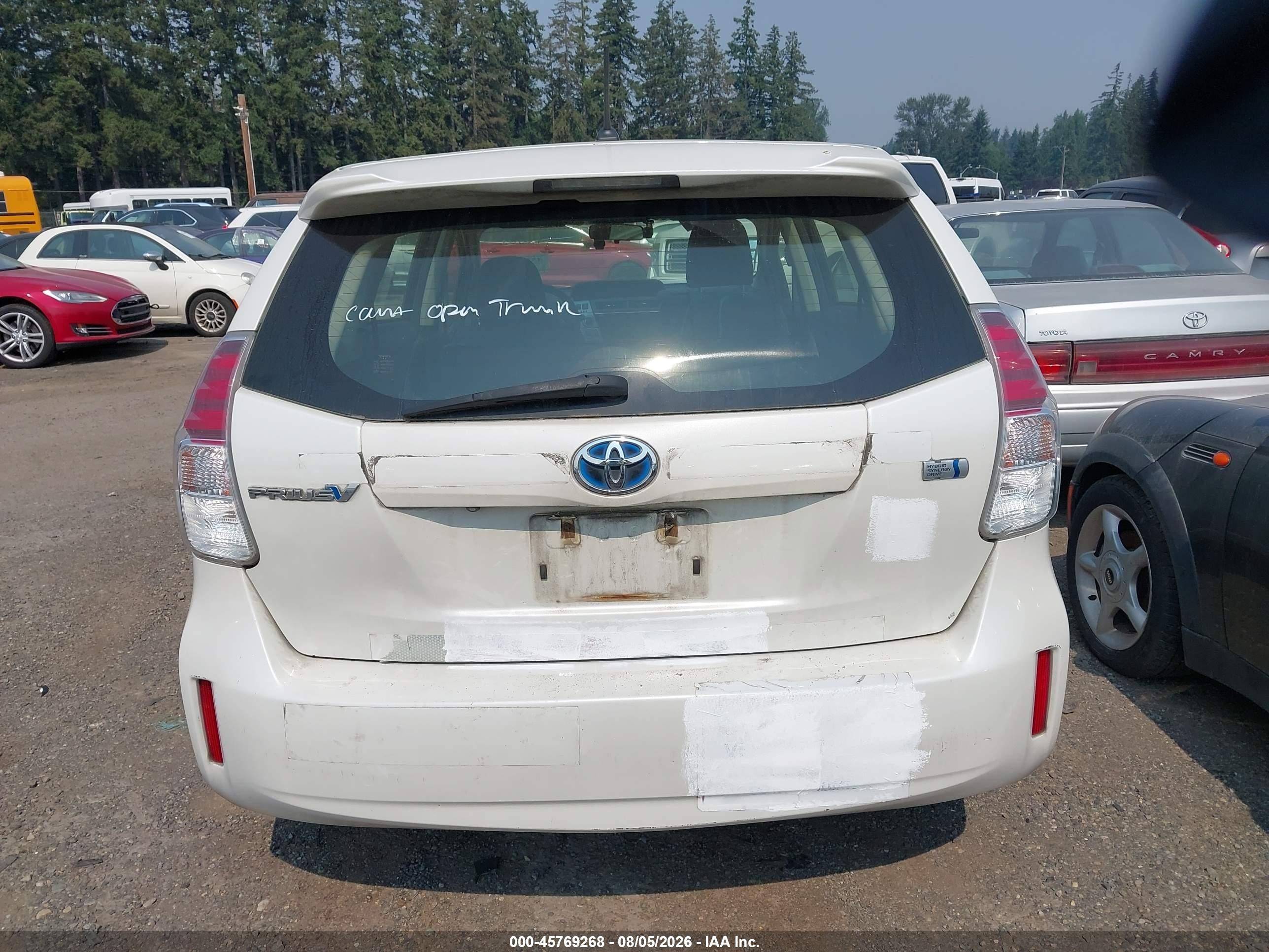 2015 Toyota Prius V Two White vin: JTDZN3EU2FJ018430