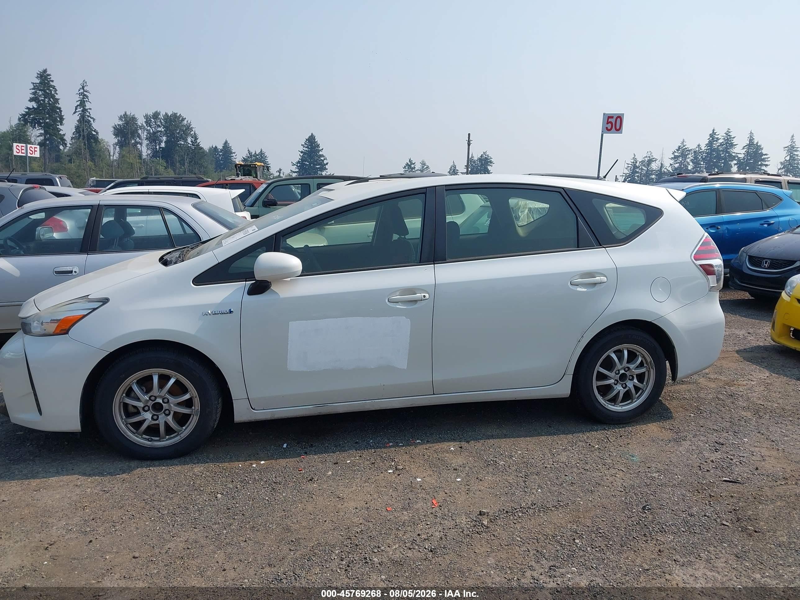 2015 Toyota Prius V Two White vin: JTDZN3EU2FJ018430