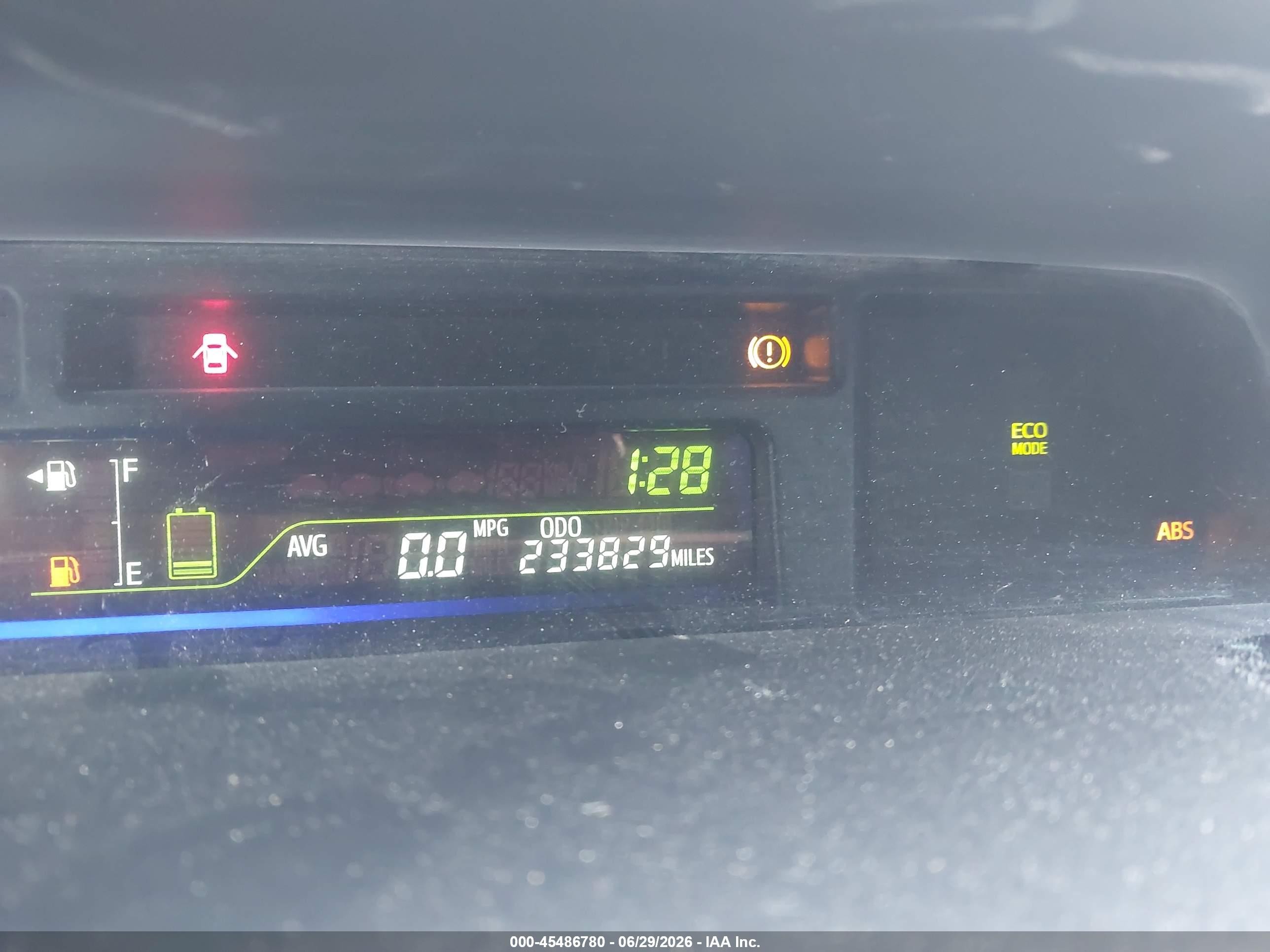 2015 Toyota Prius V Two Белый vin: JTDZN3EU2FJ019187