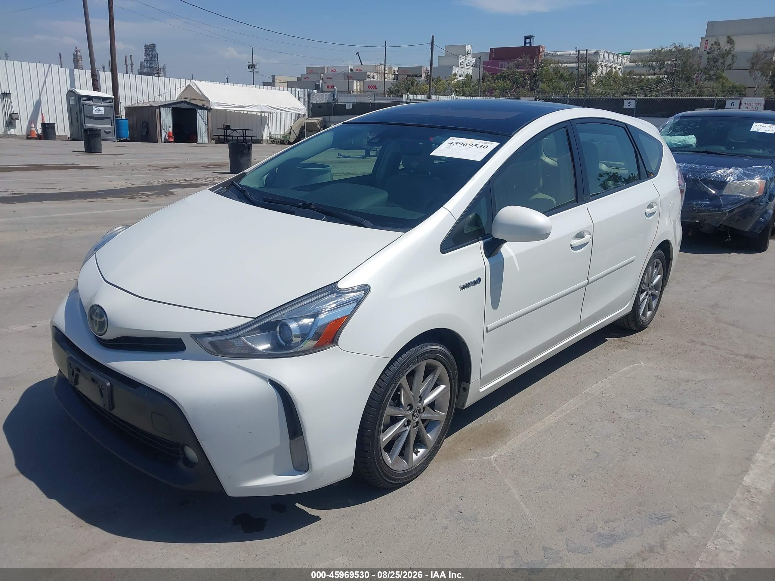 2015 Toyota Prius V Five White vin: JTDZN3EU2FJ020145