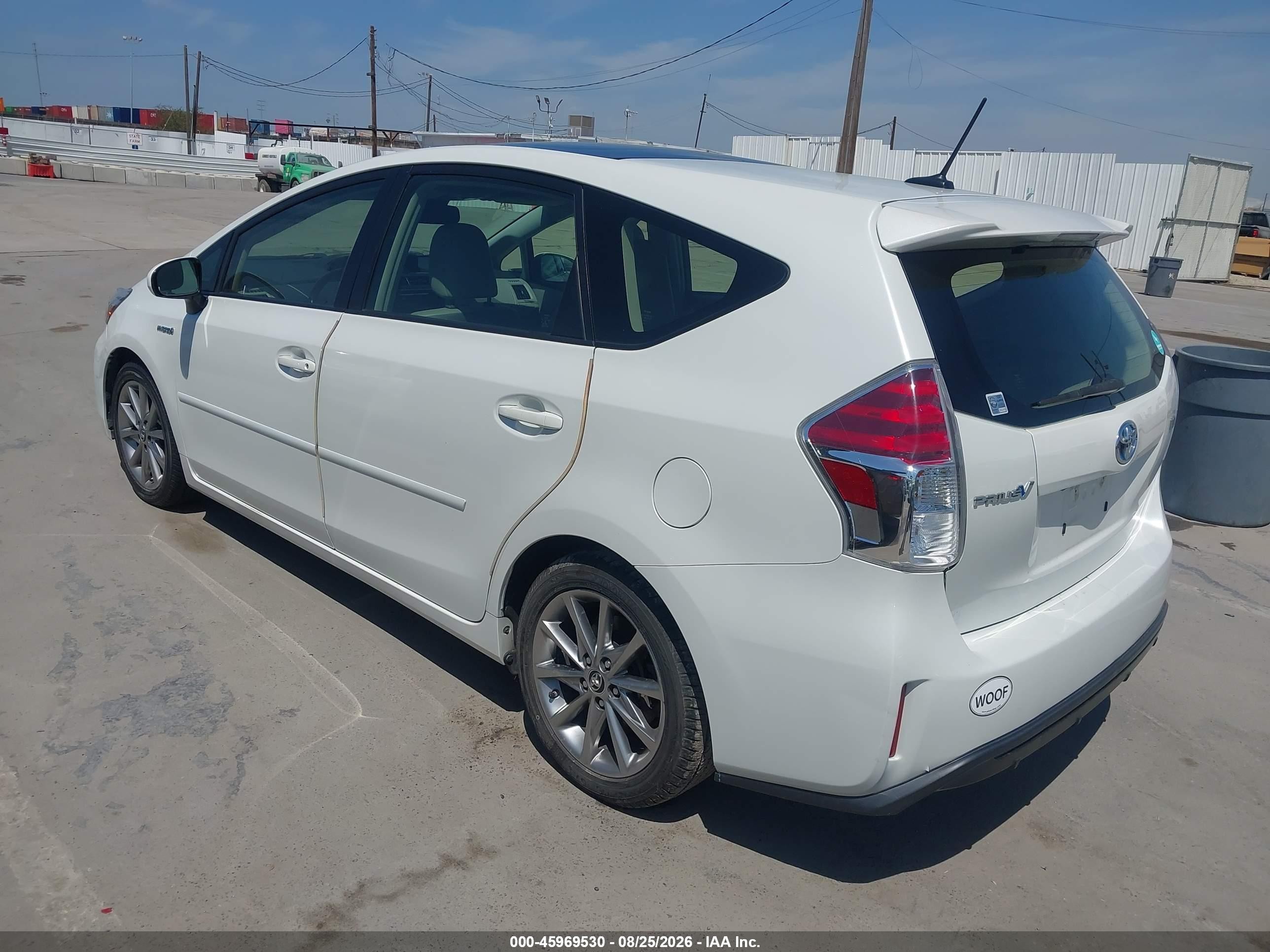 2015 Toyota Prius V Five White vin: JTDZN3EU2FJ020145