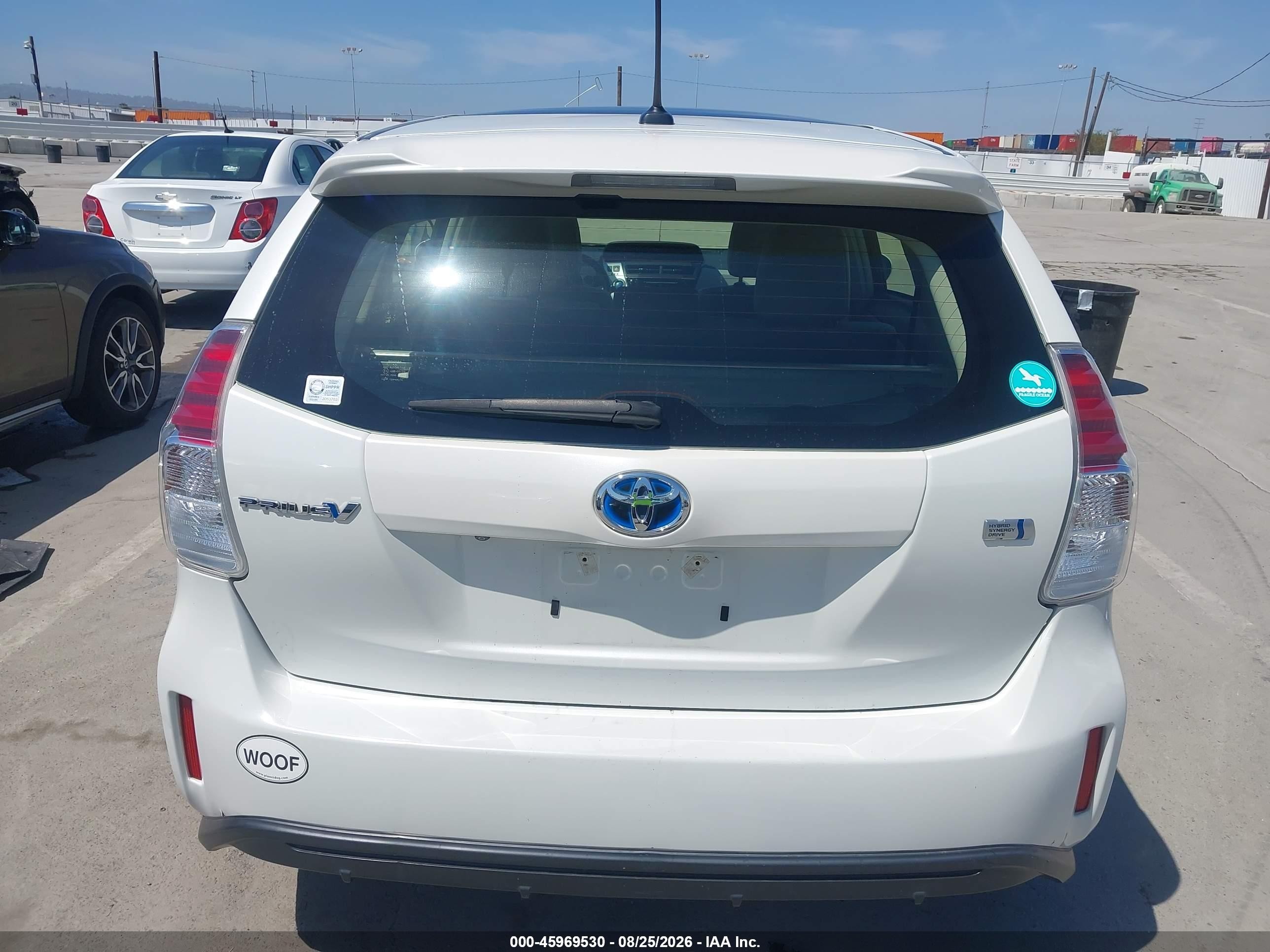 2015 Toyota Prius V Five White vin: JTDZN3EU2FJ020145