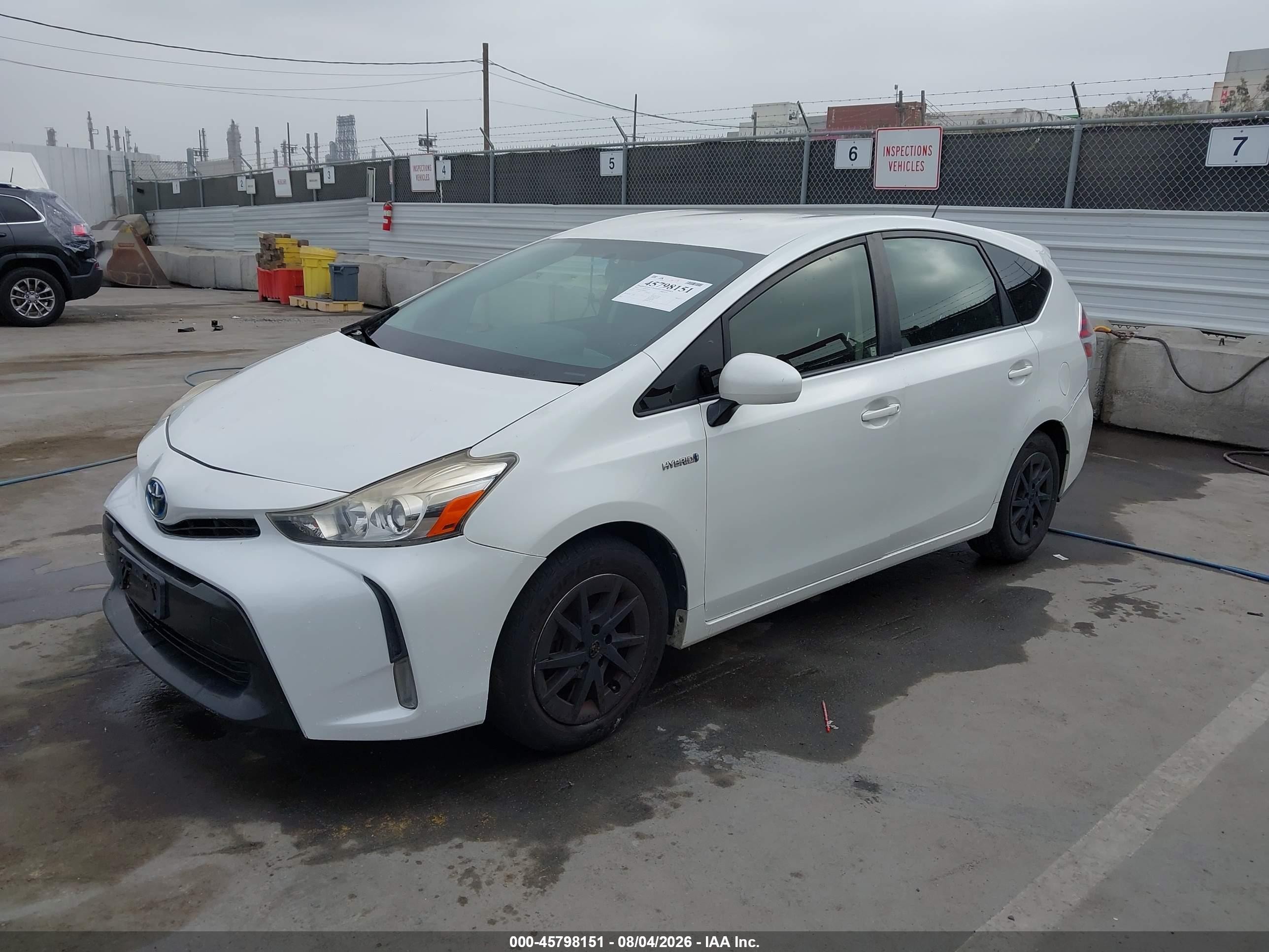2015 Toyota Prius V Three White vin: JTDZN3EU2FJ022414