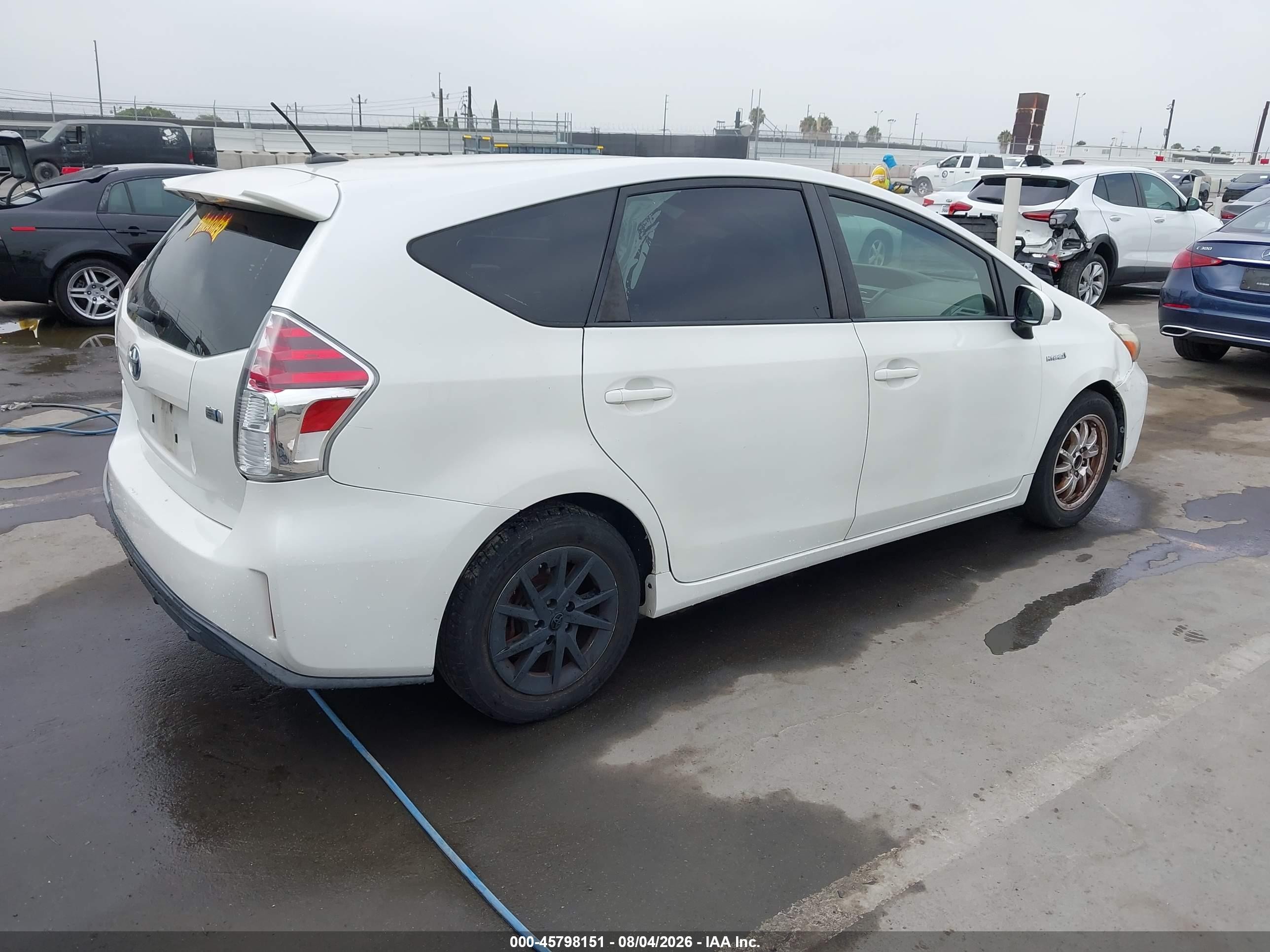2015 Toyota Prius V Three White vin: JTDZN3EU2FJ022414