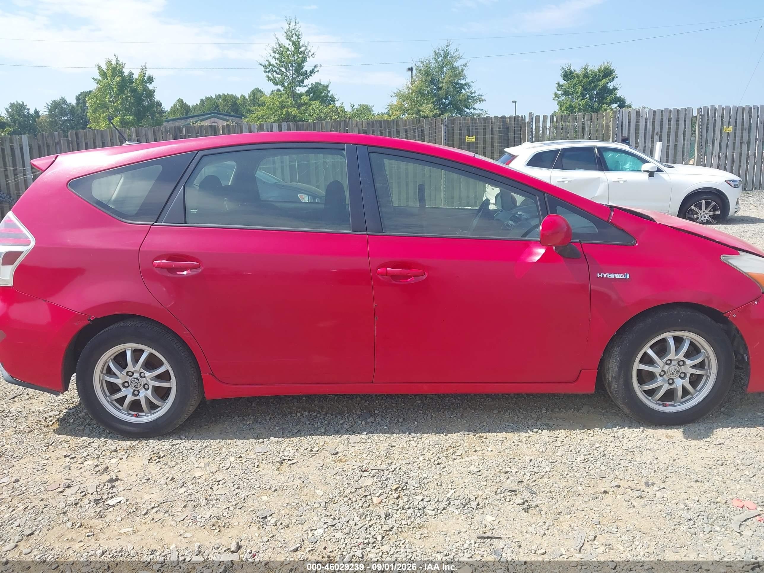 2015 Toyota Prius V Three Red vin: JTDZN3EU2FJ024650