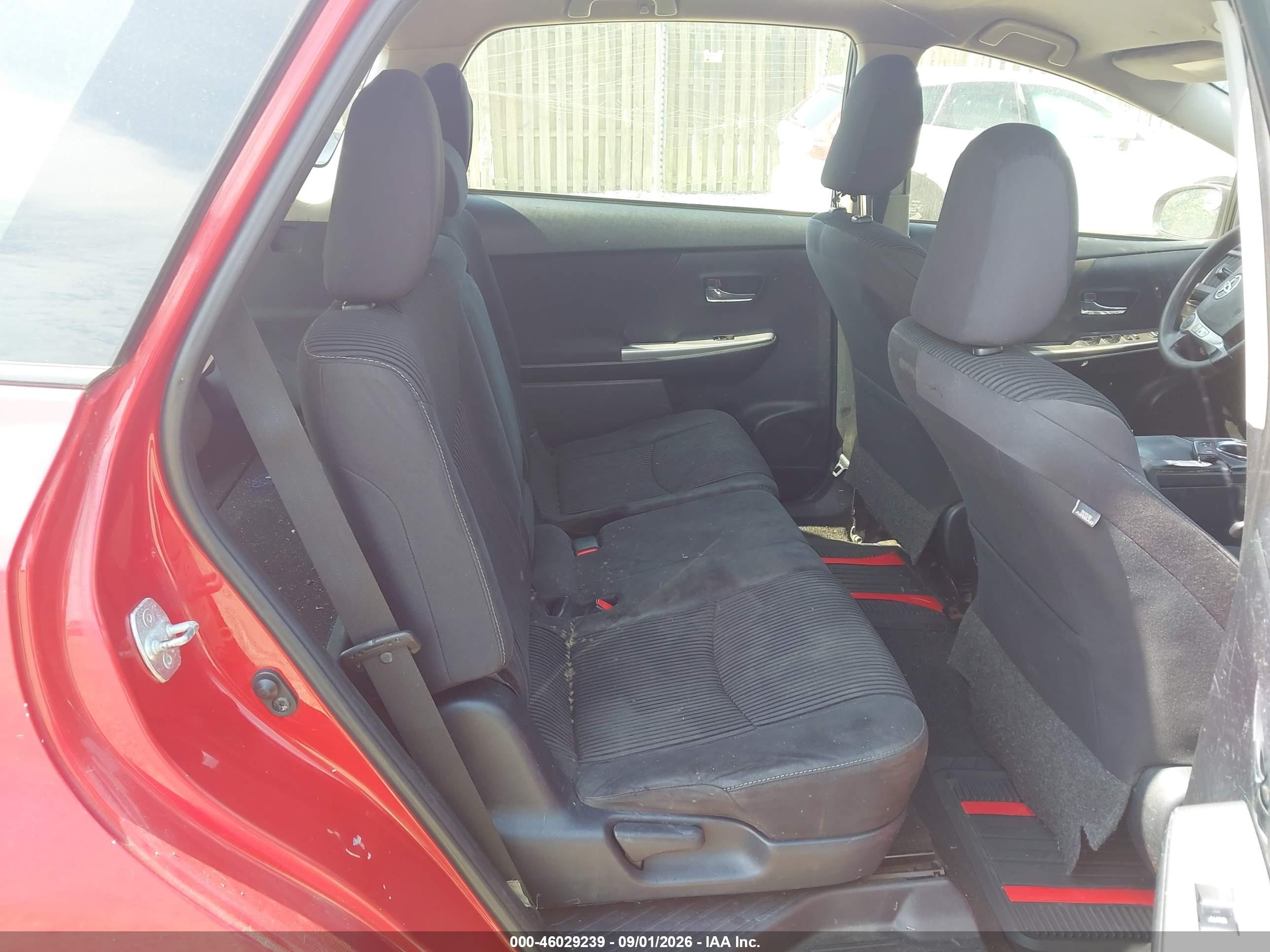 2015 Toyota Prius V Three Red vin: JTDZN3EU2FJ024650