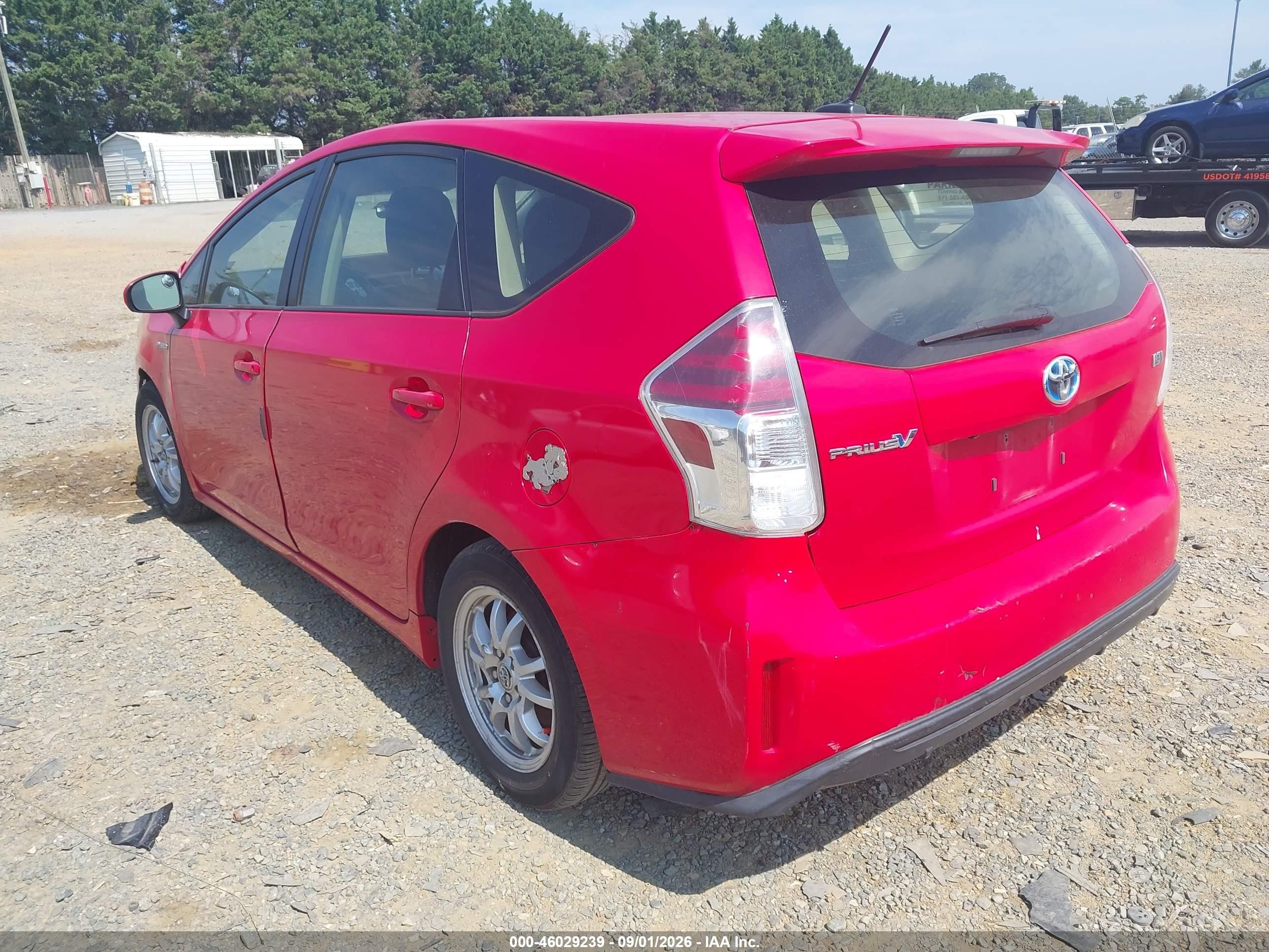 2015 Toyota Prius V Three Red vin: JTDZN3EU2FJ024650