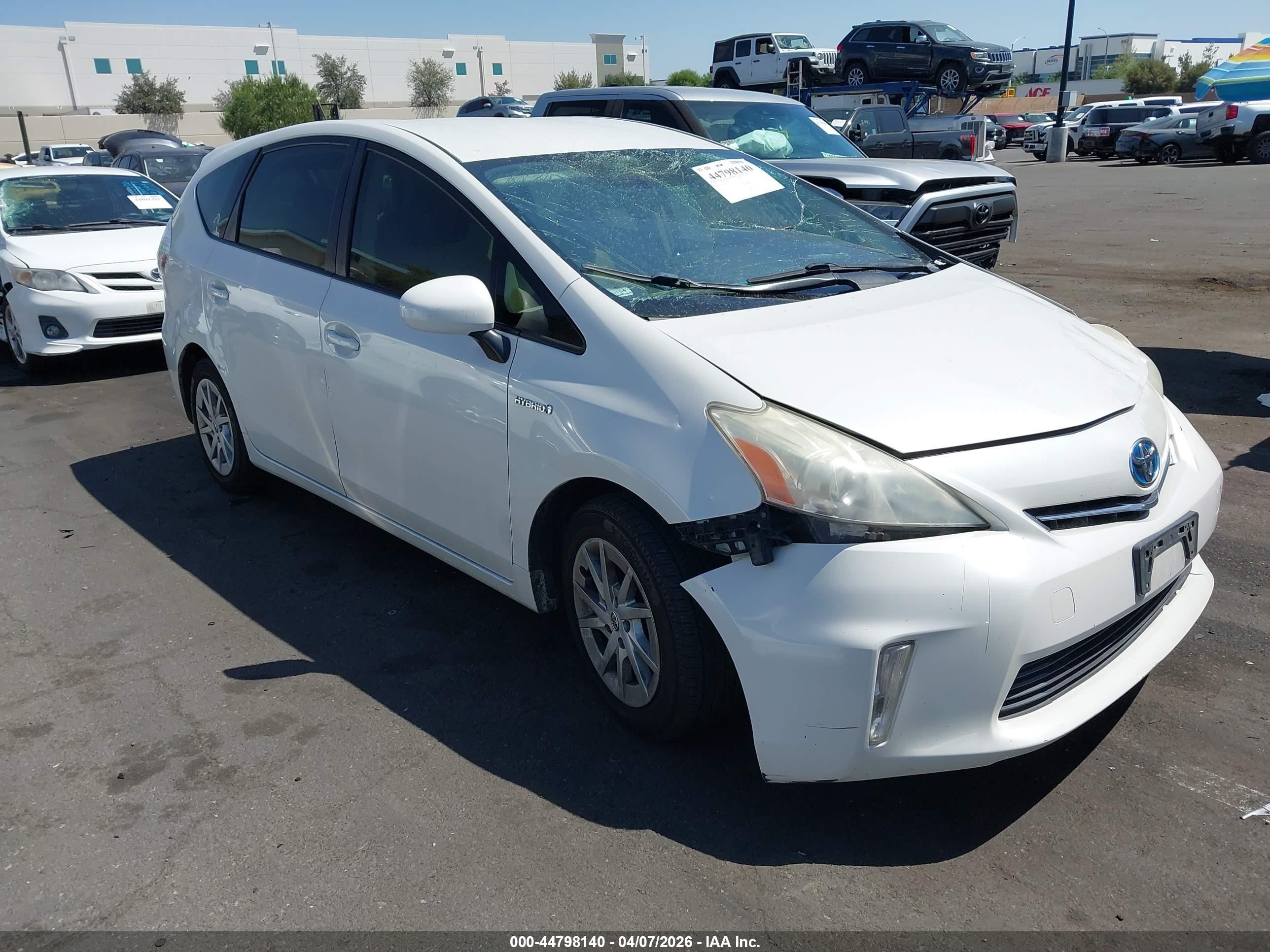 2012 Toyota Prius V Five/three/two Белый vin: JTDZN3EU3C3073453