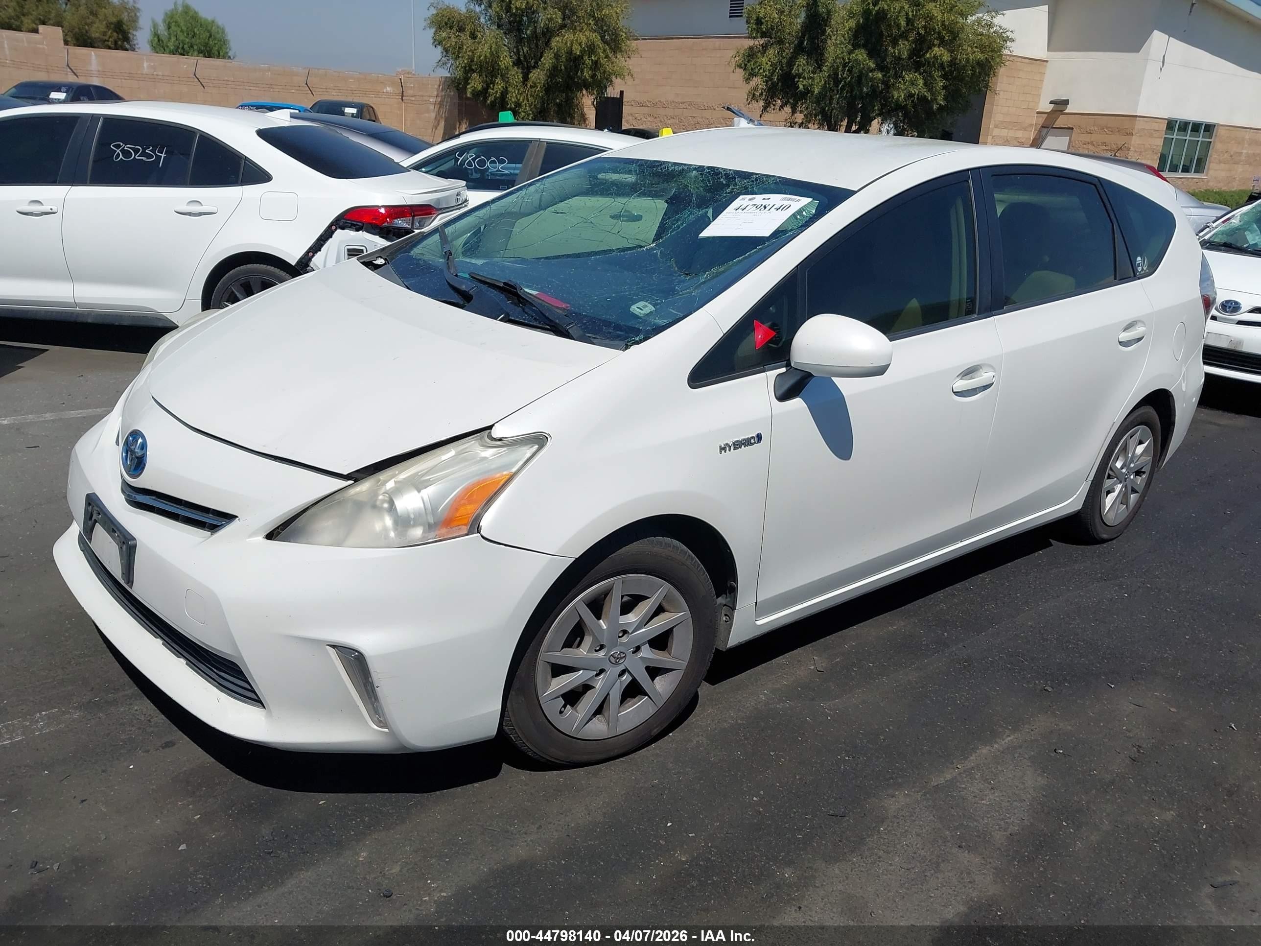2012 Toyota Prius V Five/three/two White vin: JTDZN3EU3C3073453