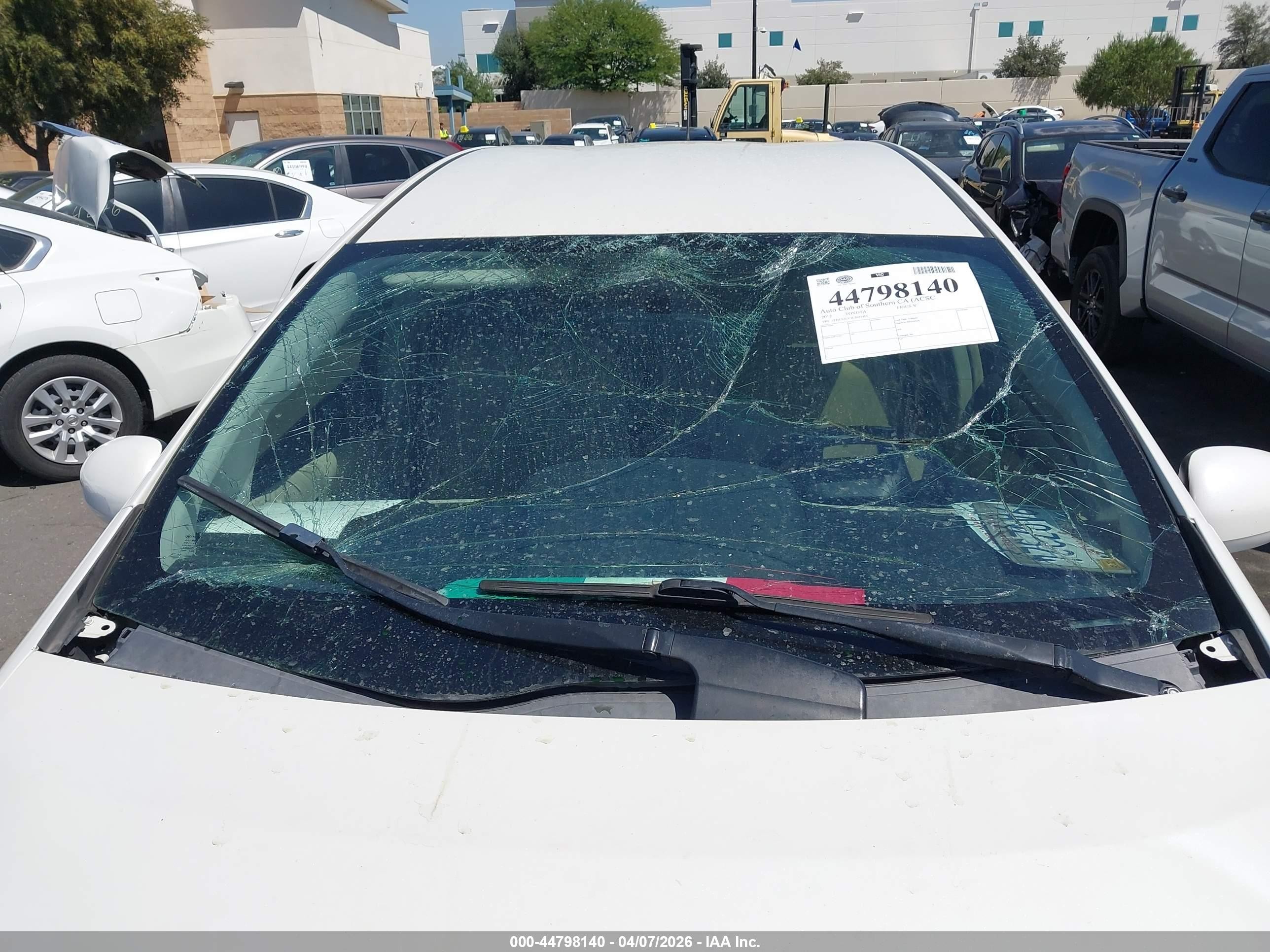 2012 Toyota Prius V Five/three/two White vin: JTDZN3EU3C3073453