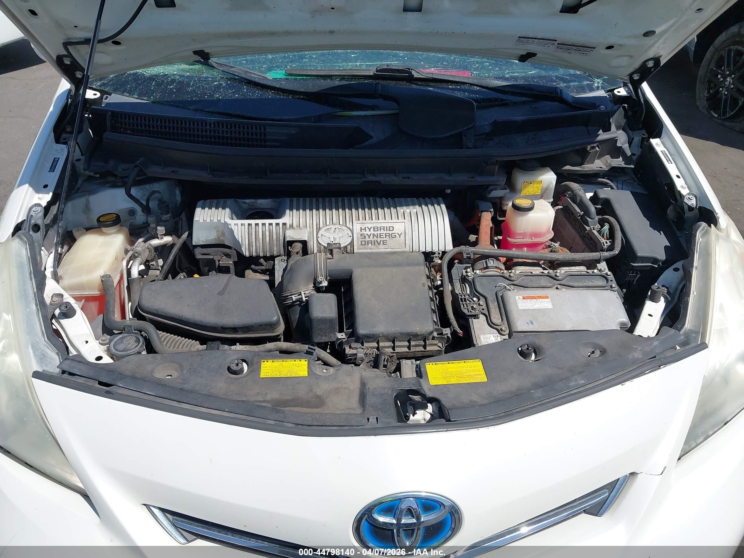 2012 Toyota Prius V Five/three/two White vin: JTDZN3EU3C3073453