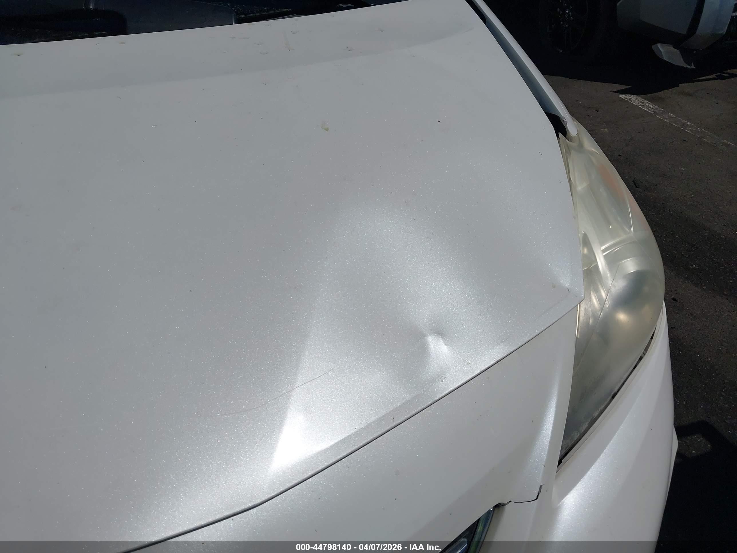 2012 Toyota Prius V Five/three/two White vin: JTDZN3EU3C3073453