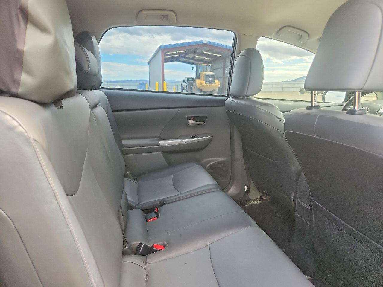 2012 Toyota Prius V Five Silver vin: JTDZN3EU3C3076966