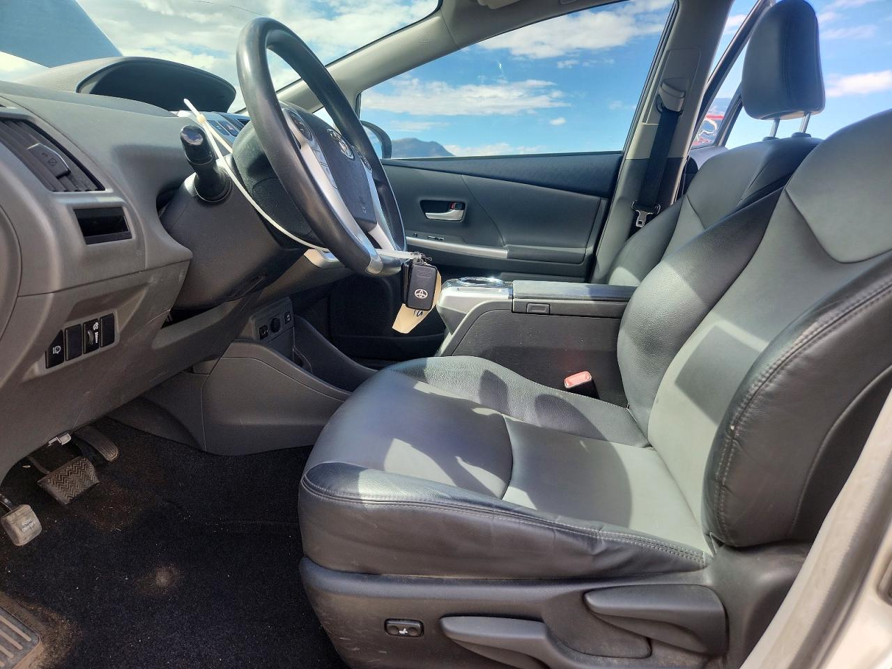 2012 Toyota Prius V Five Silver vin: JTDZN3EU3C3076966