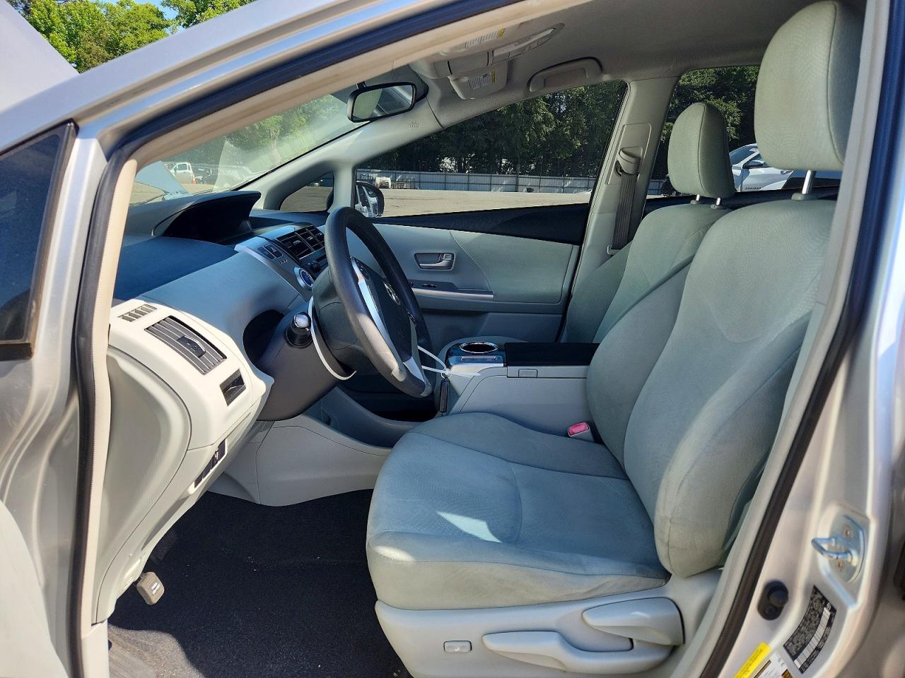 2012 Toyota Prius V Silver vin: JTDZN3EU3C3179563