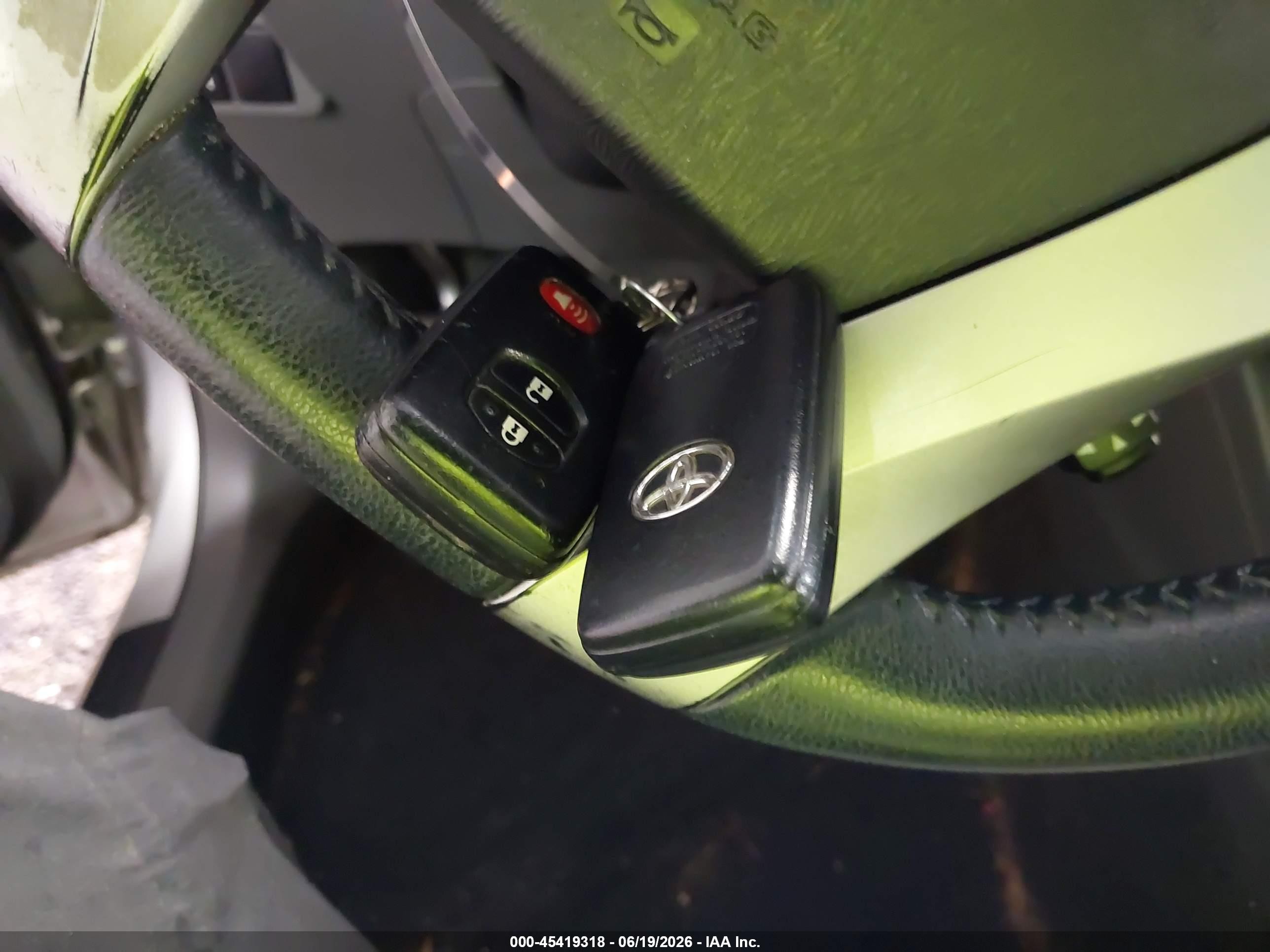 2013 Toyota Prius V Five Silver vin: JTDZN3EU3D3213602