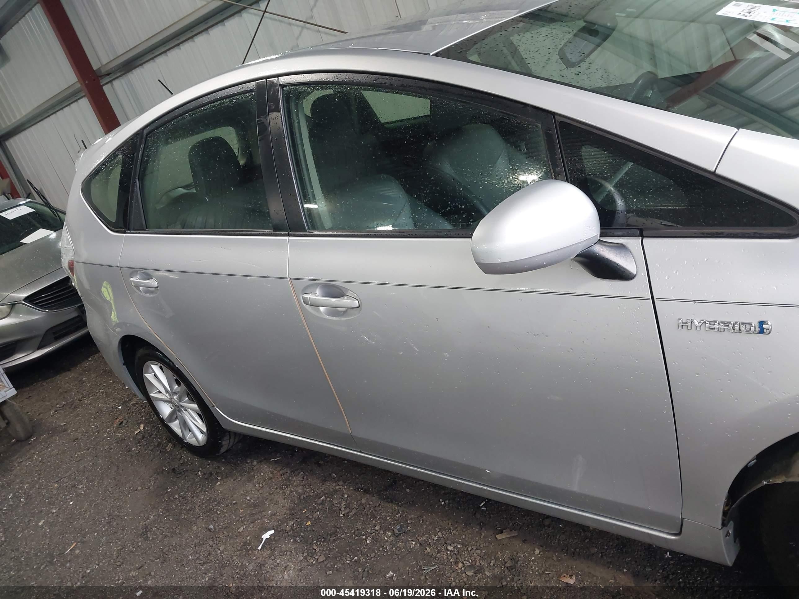 2013 Toyota Prius V Five Silver vin: JTDZN3EU3D3213602