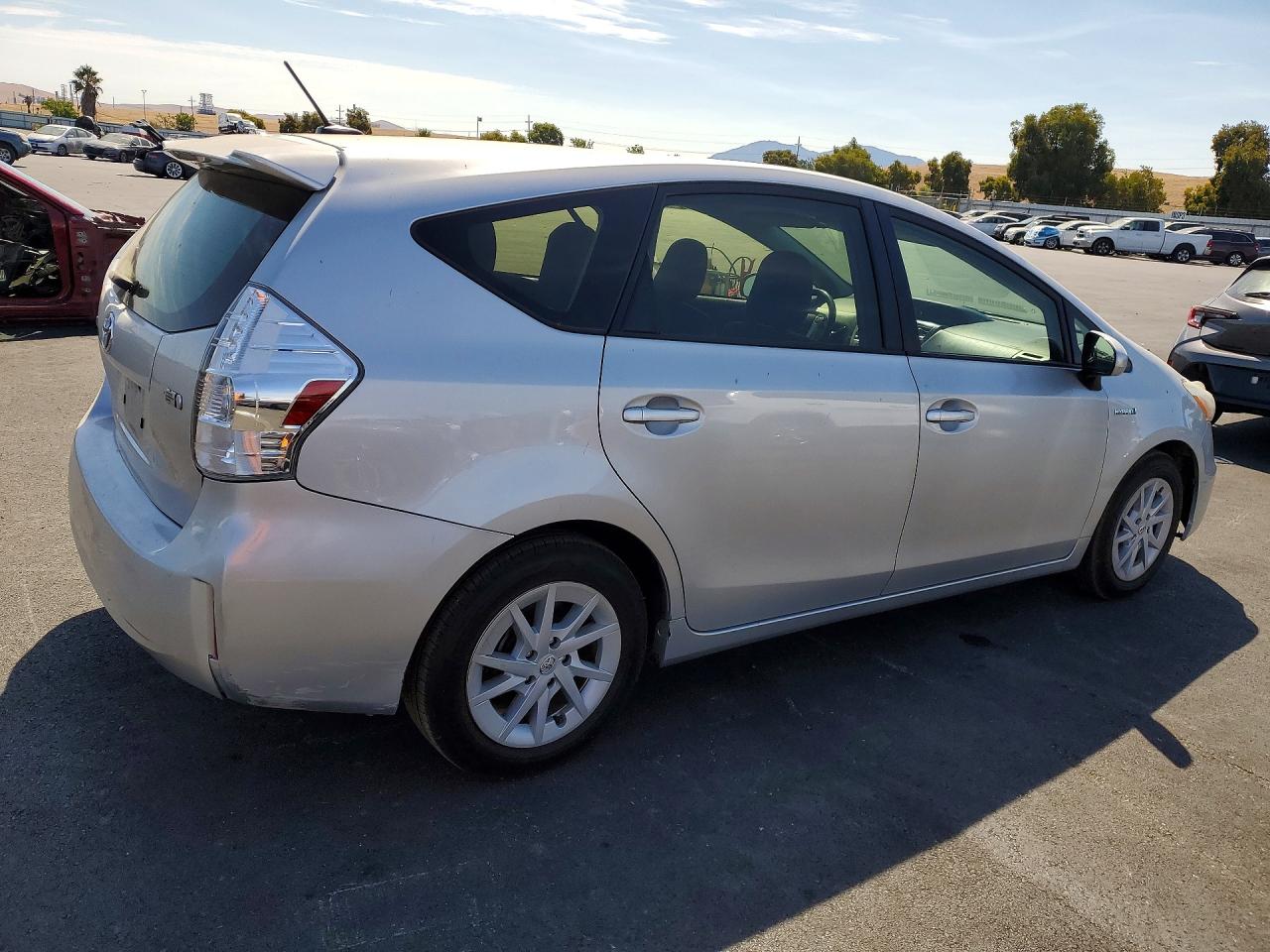 2013 Toyota Prius V Three Silver vin: JTDZN3EU3D3233011