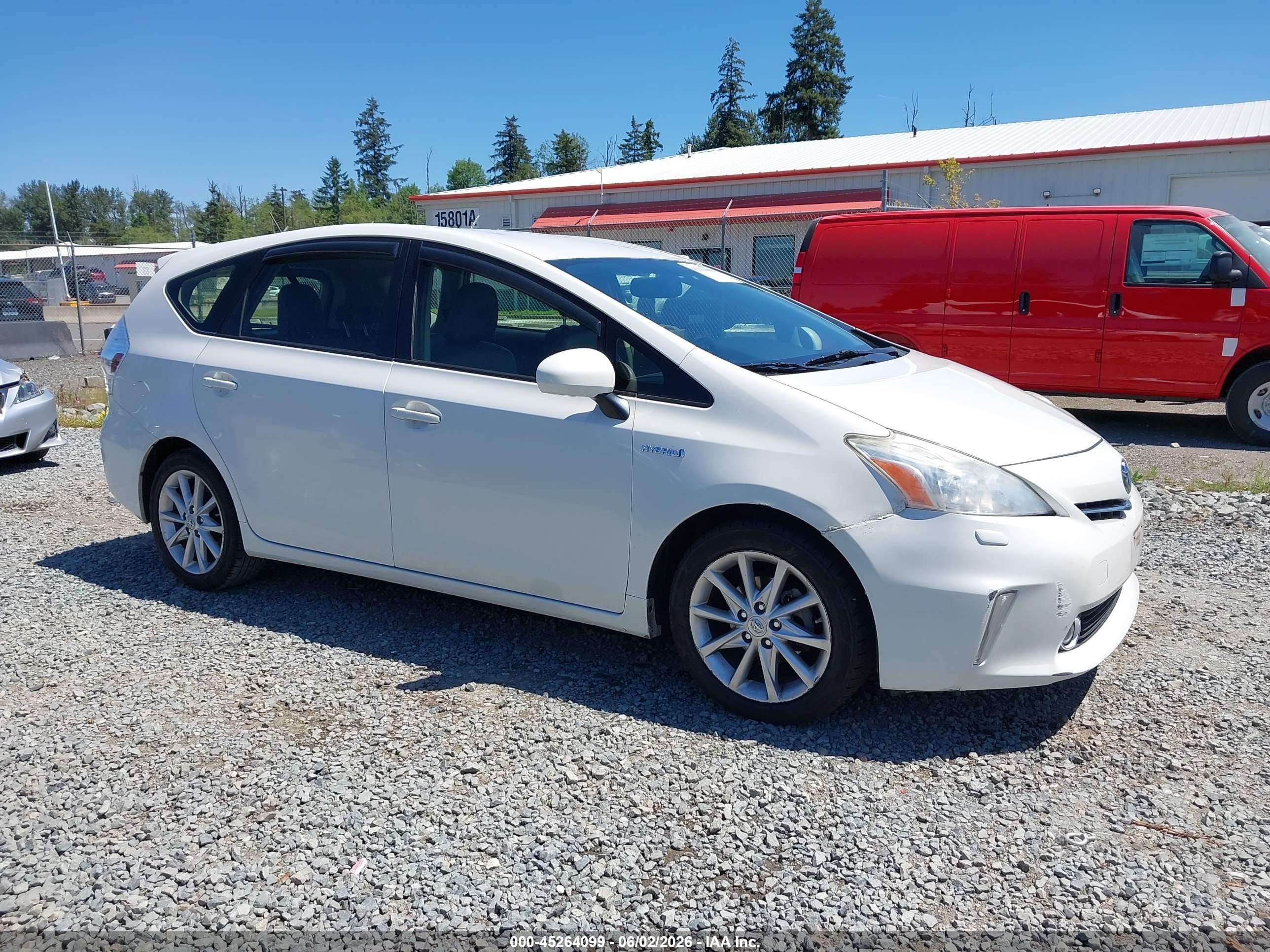 2013 Toyota Prius V Five White vin: JTDZN3EU3D3258667