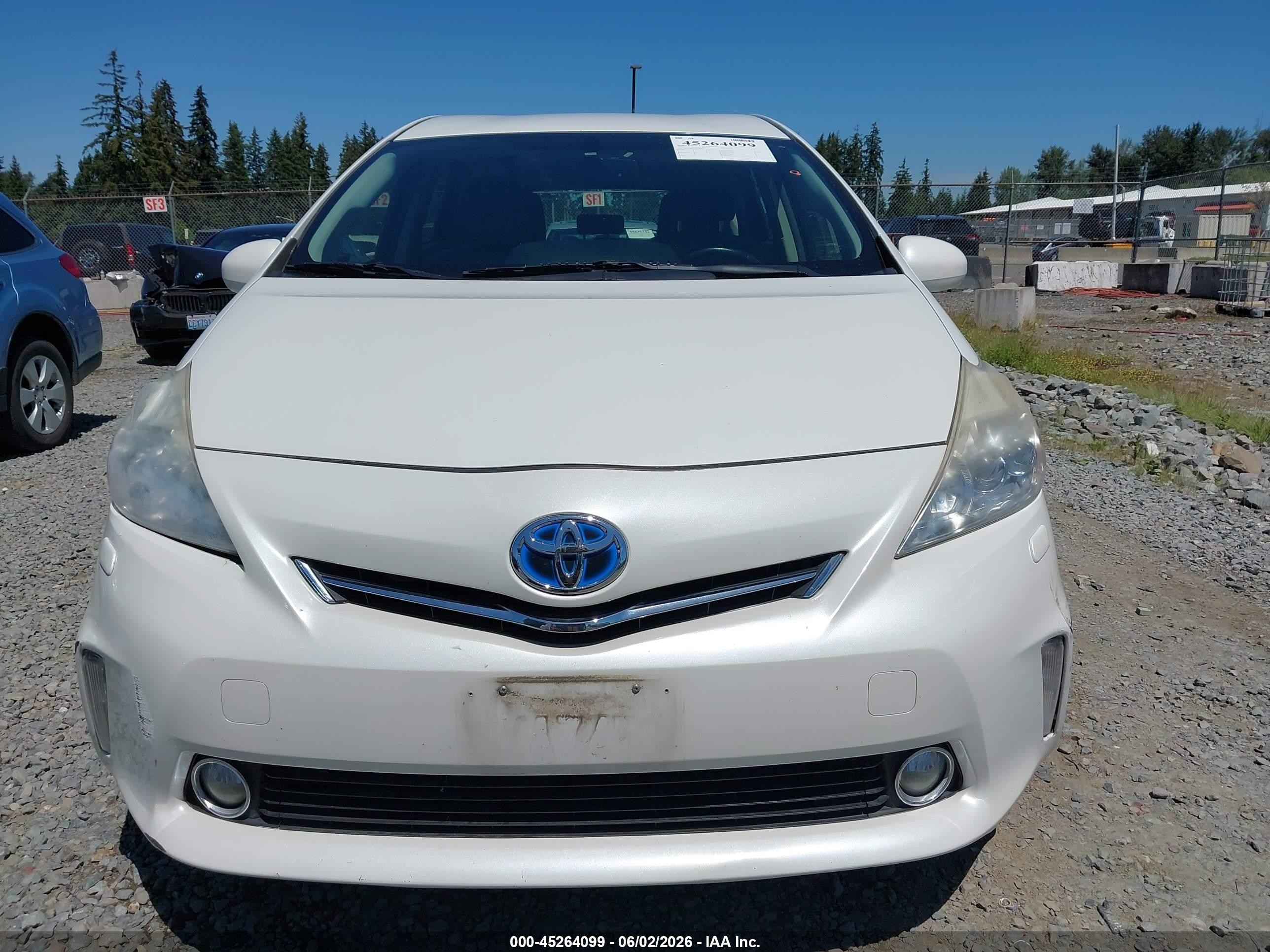 2013 Toyota Prius V Five White vin: JTDZN3EU3D3258667