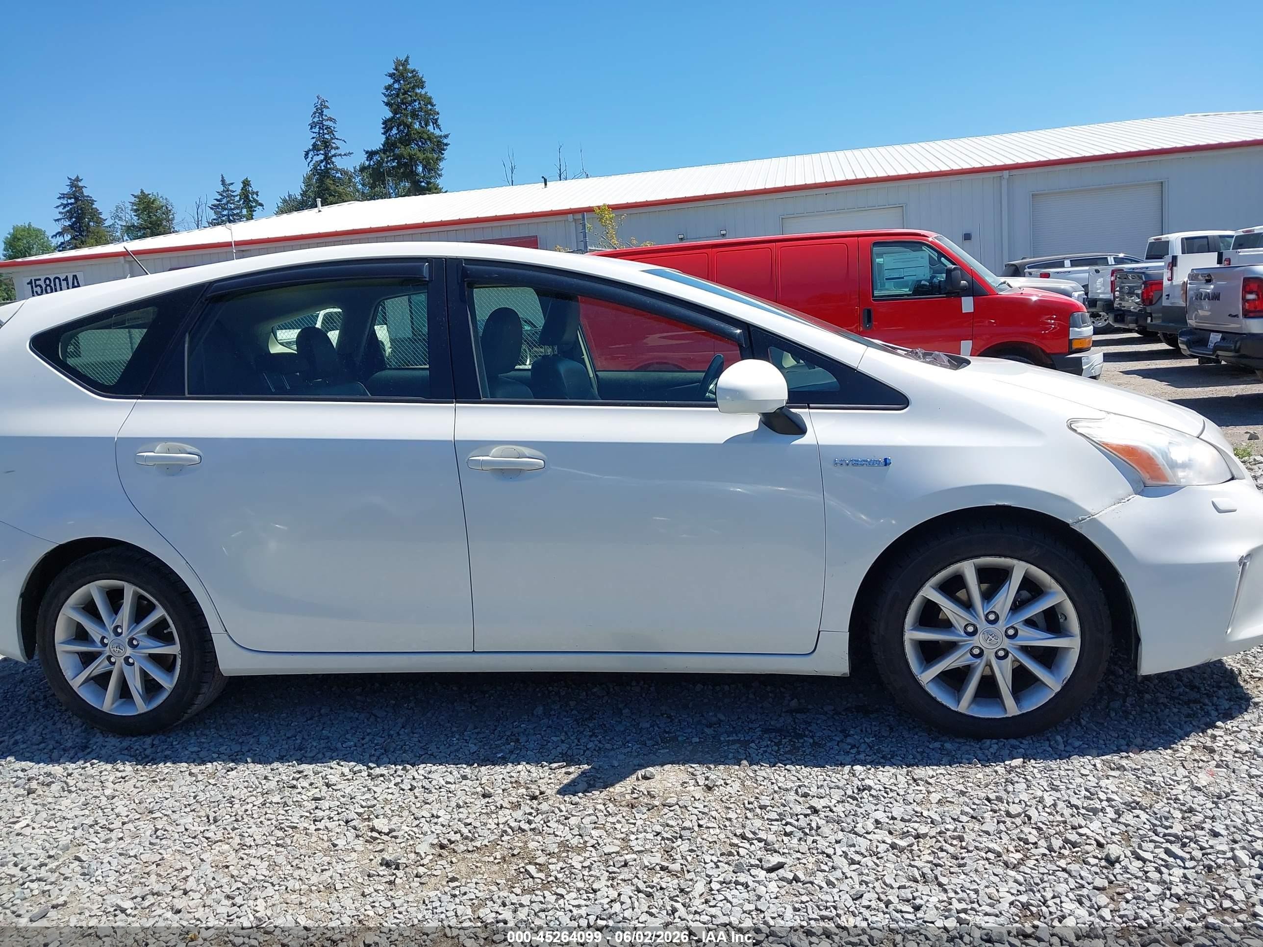 2013 Toyota Prius V Five White vin: JTDZN3EU3D3258667