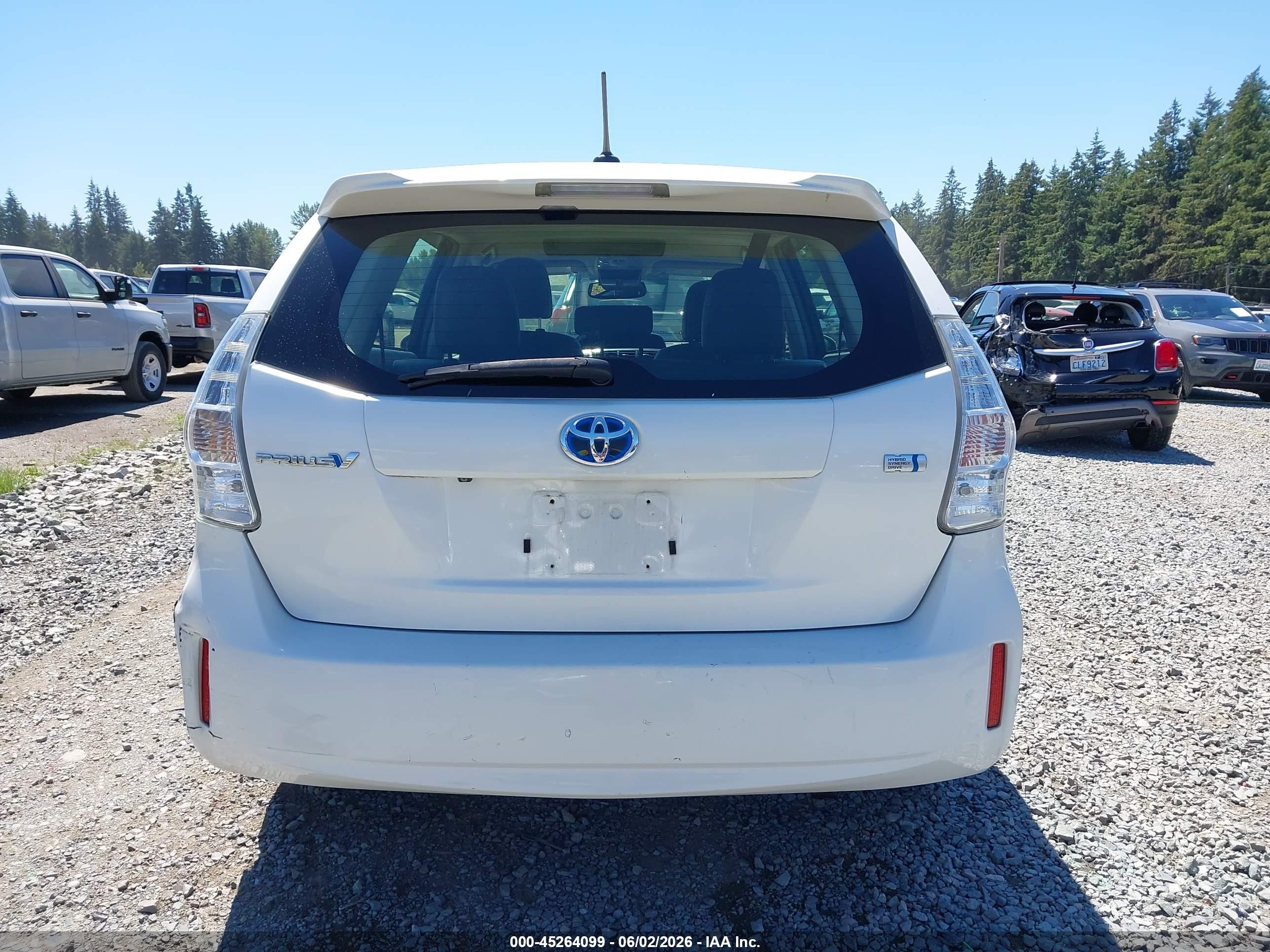 2013 Toyota Prius V Five White vin: JTDZN3EU3D3258667