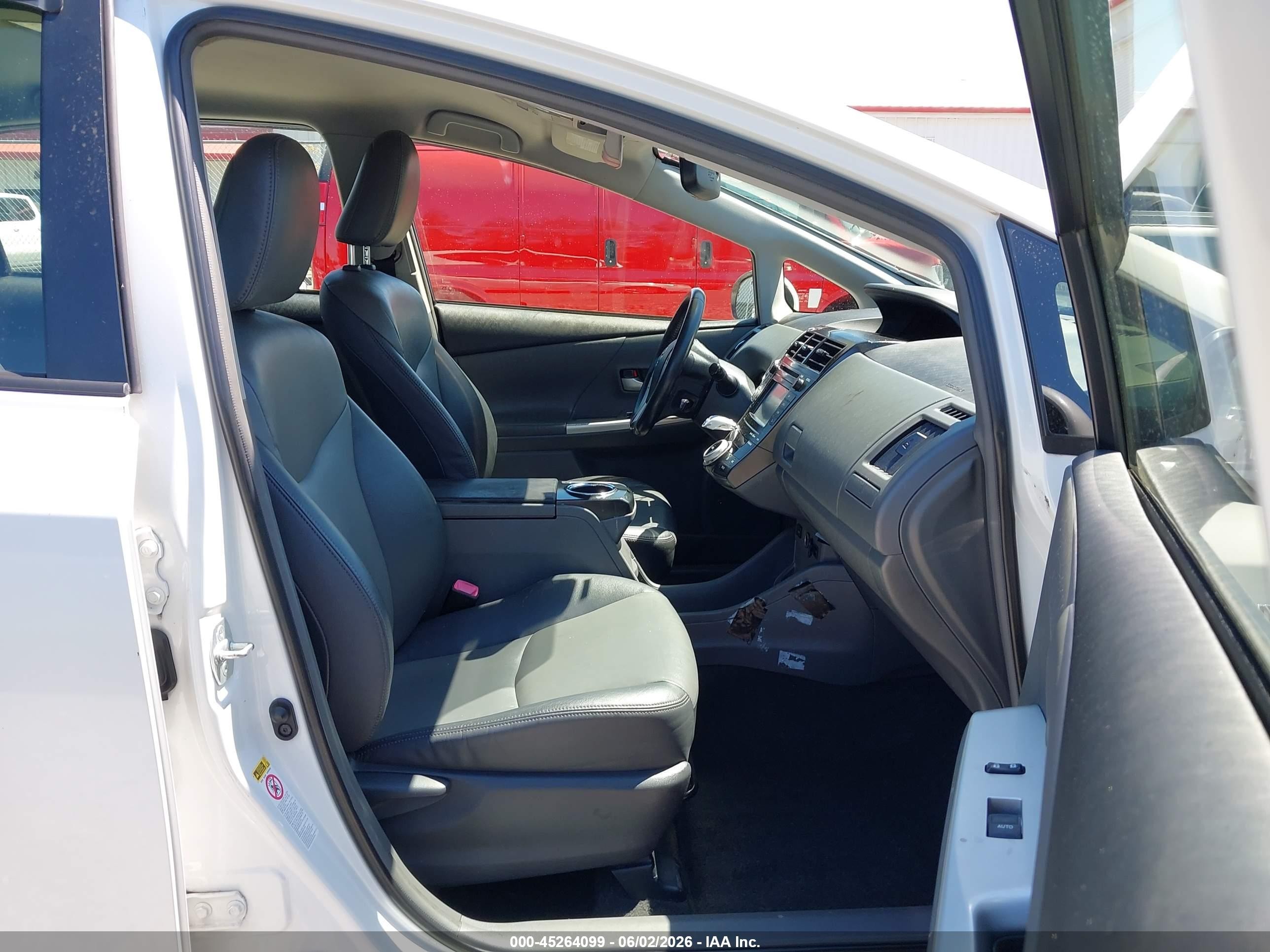 2013 Toyota Prius V Five White vin: JTDZN3EU3D3258667