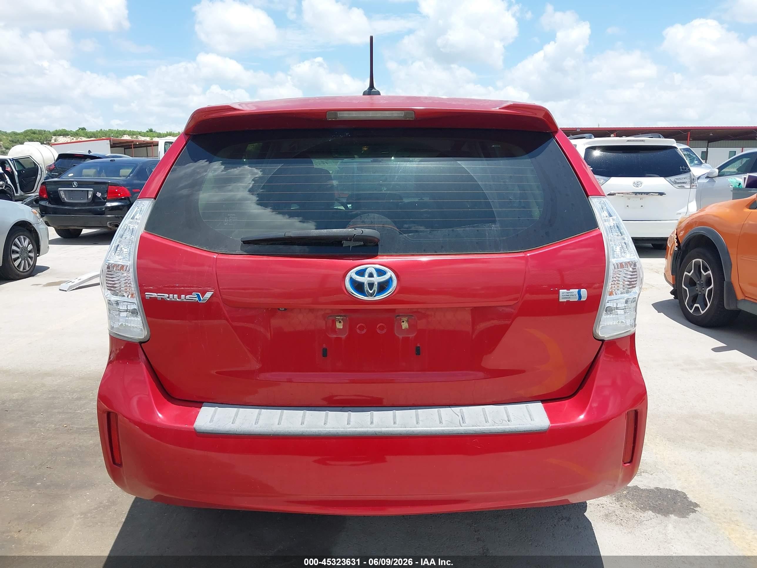 2013 Toyota Prius V Three Red vin: JTDZN3EU3D3284878