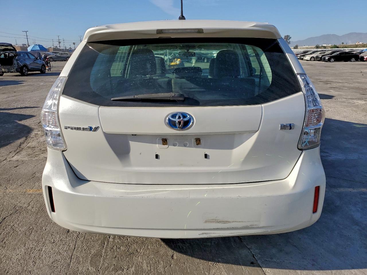 2014 Toyota Prius V Белый vin: JTDZN3EU3EJ005975