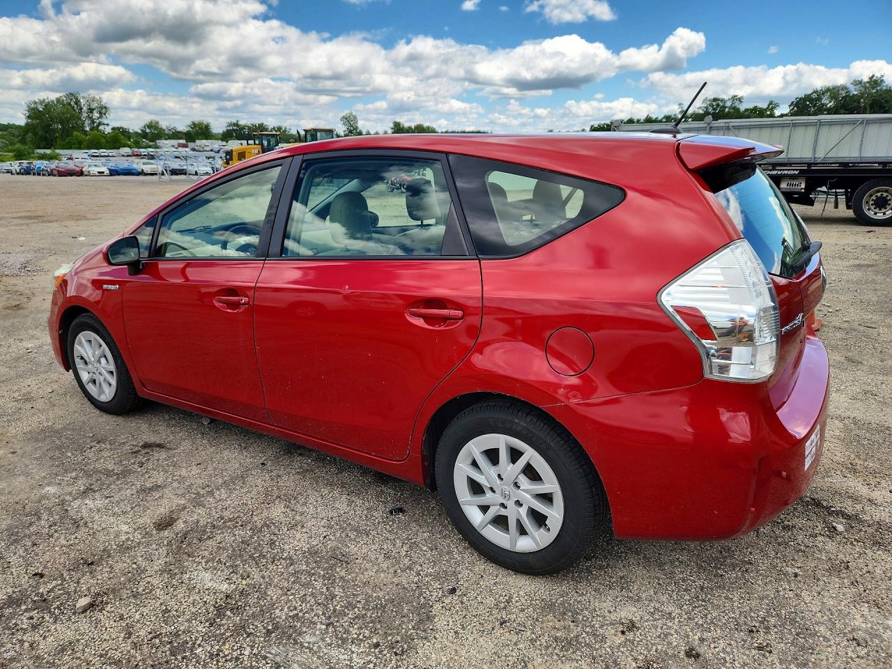 2014 Toyota Prius V Three Red vin: JTDZN3EU3EJ007306