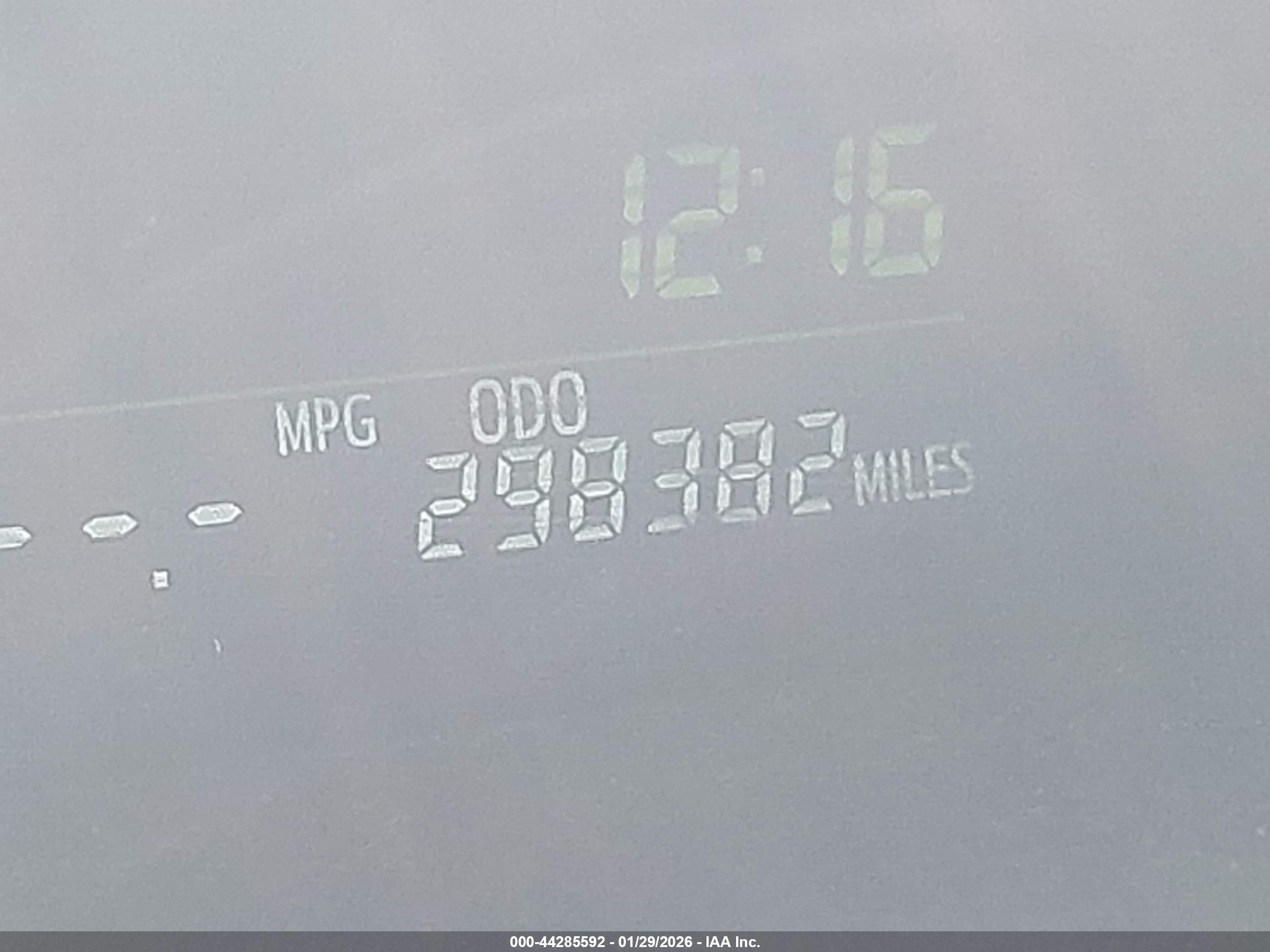 2014 Toyota Prius V Two Белый vin: JTDZN3EU3EJ009797