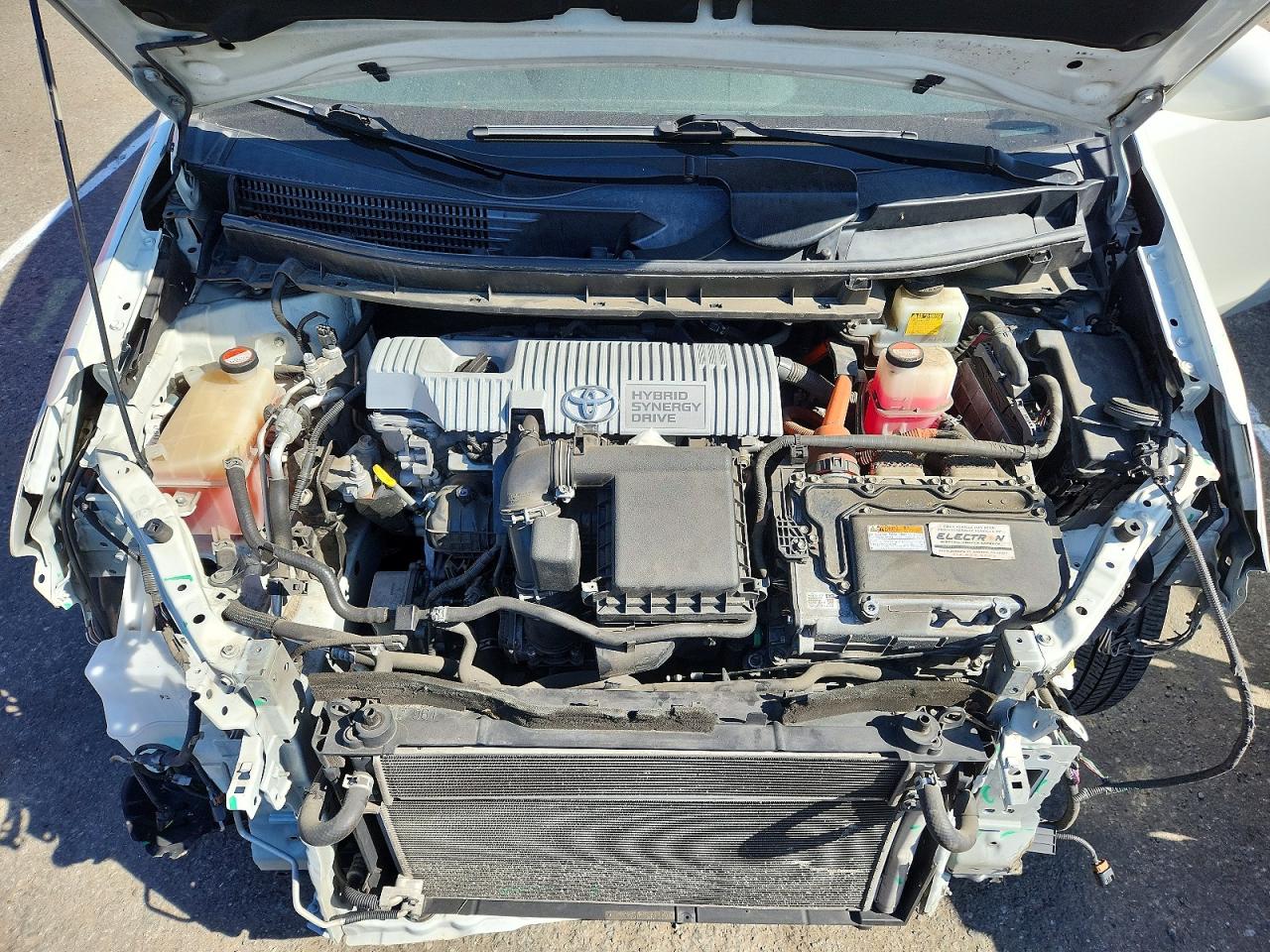 2014 Toyota Prius V Two White vin: JTDZN3EU3EJ012733