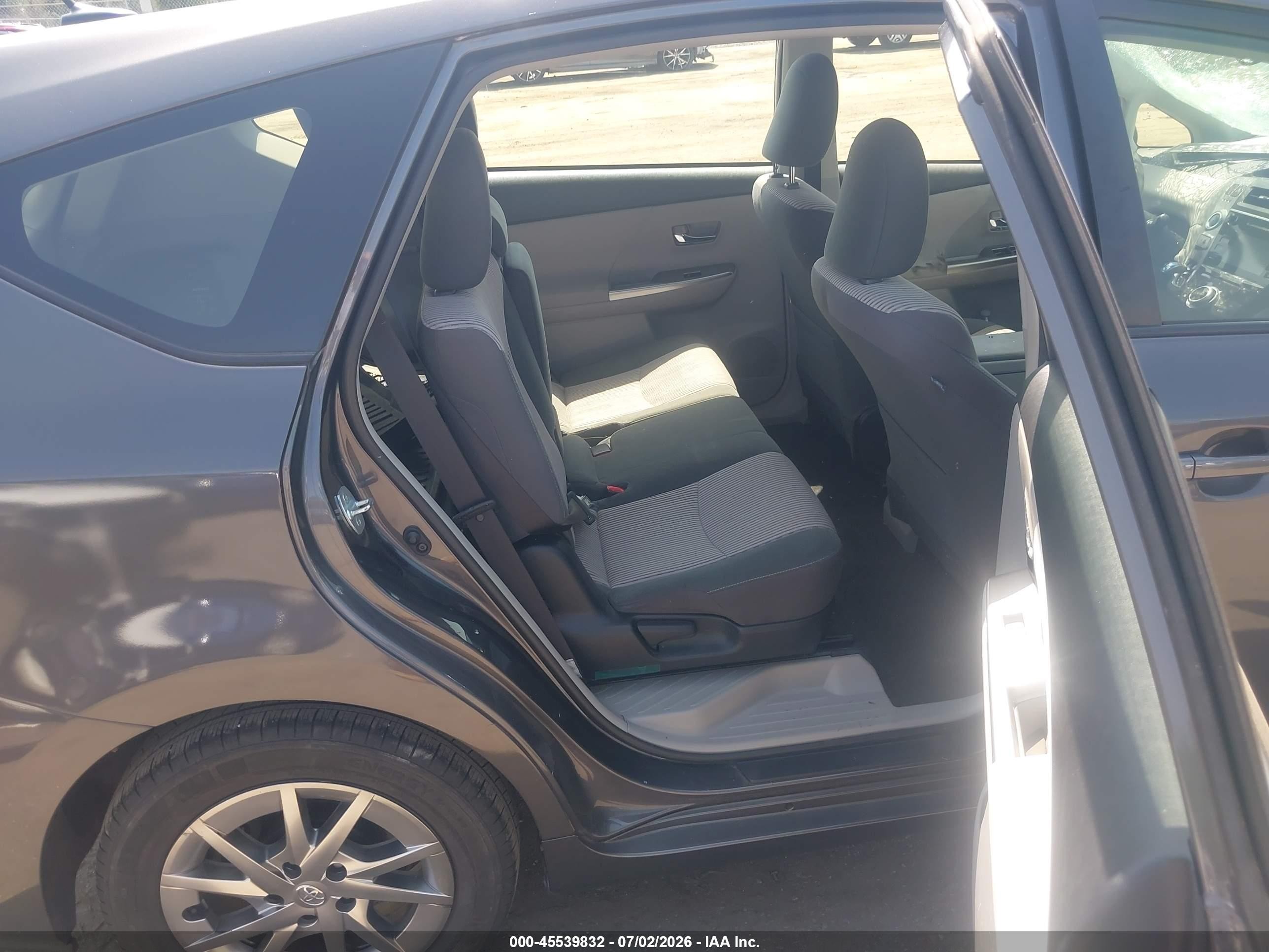 2015 Toyota Prius V Three Gray vin: JTDZN3EU3FJ020865