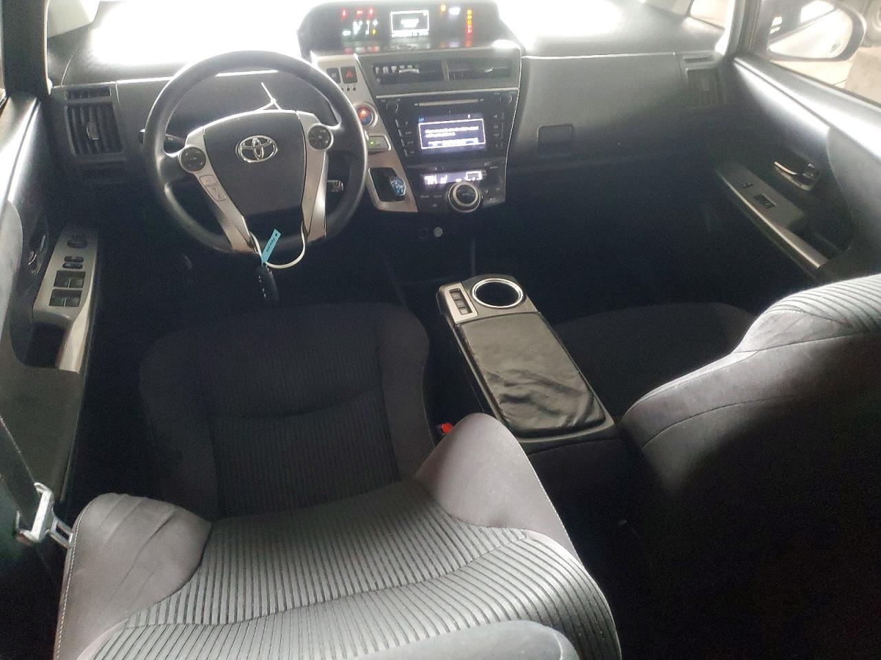2015 Toyota Prius V Two Silver vin: JTDZN3EU3FJ034619