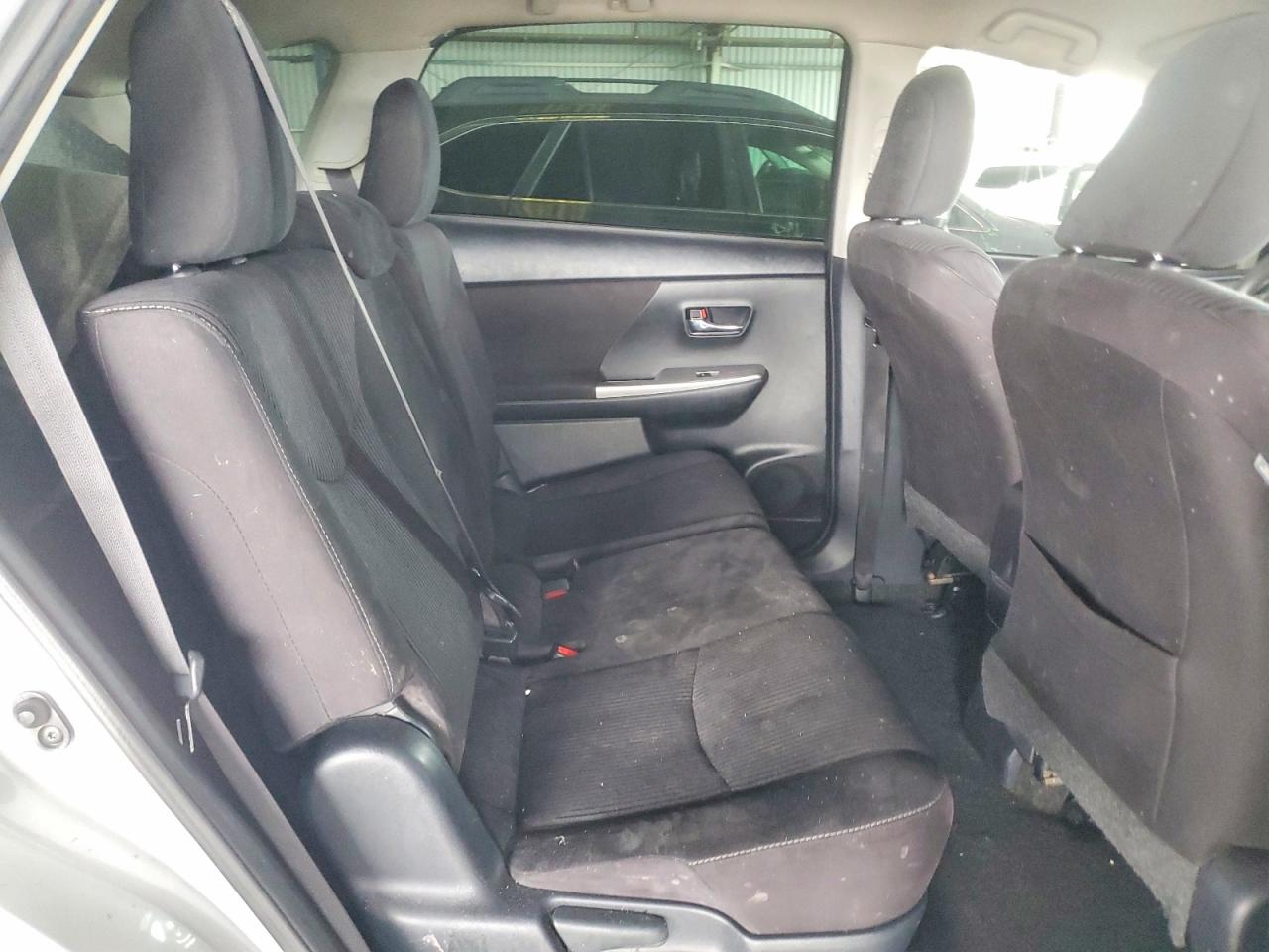 2015 Toyota Prius V Two Silver vin: JTDZN3EU3FJ034619