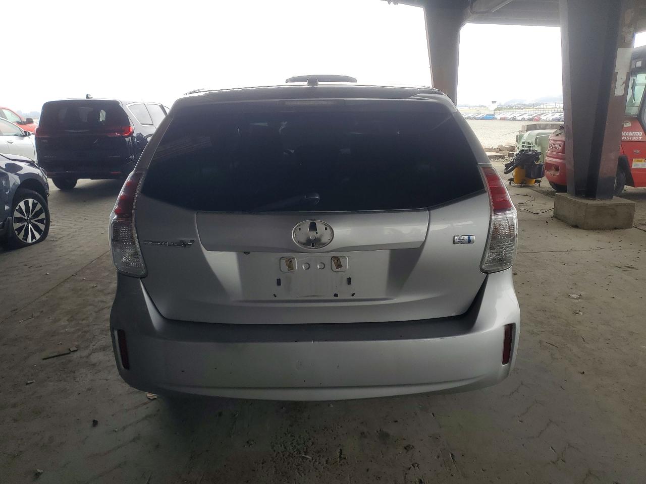 2015 Toyota Prius V Two Silver vin: JTDZN3EU3FJ034619