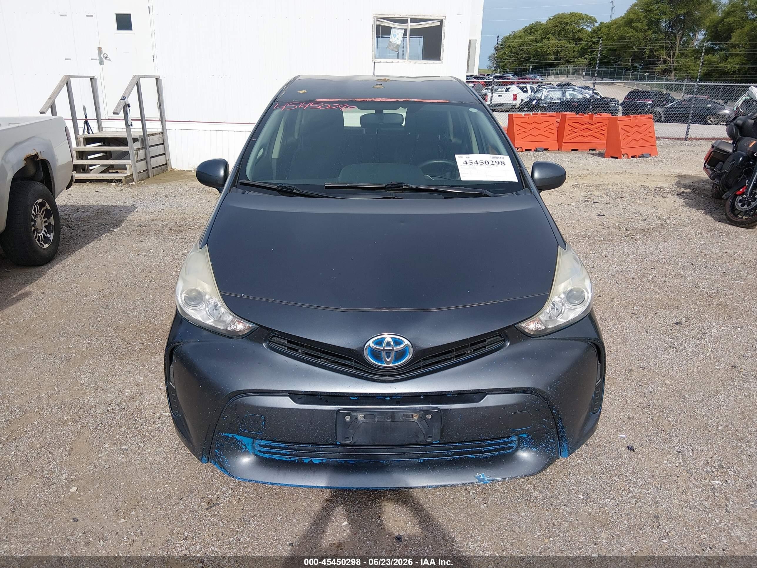 2015 Toyota Prius V Two Gray vin: JTDZN3EU3FJ036290