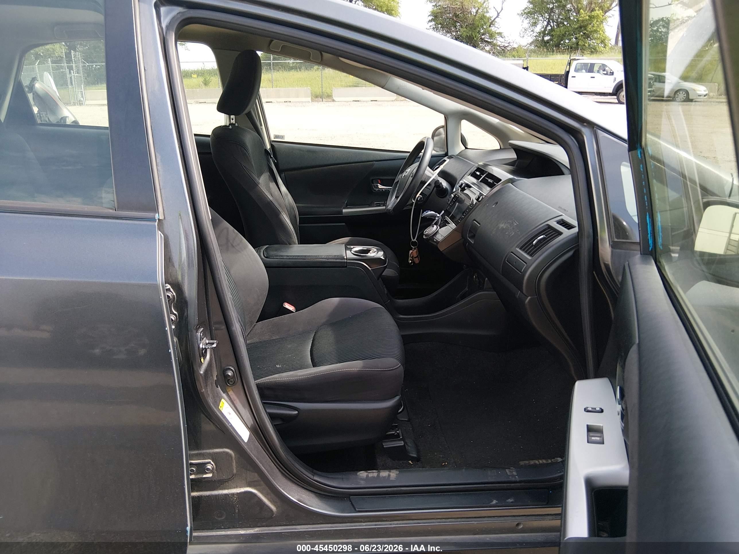 2015 Toyota Prius V Two Gray vin: JTDZN3EU3FJ036290
