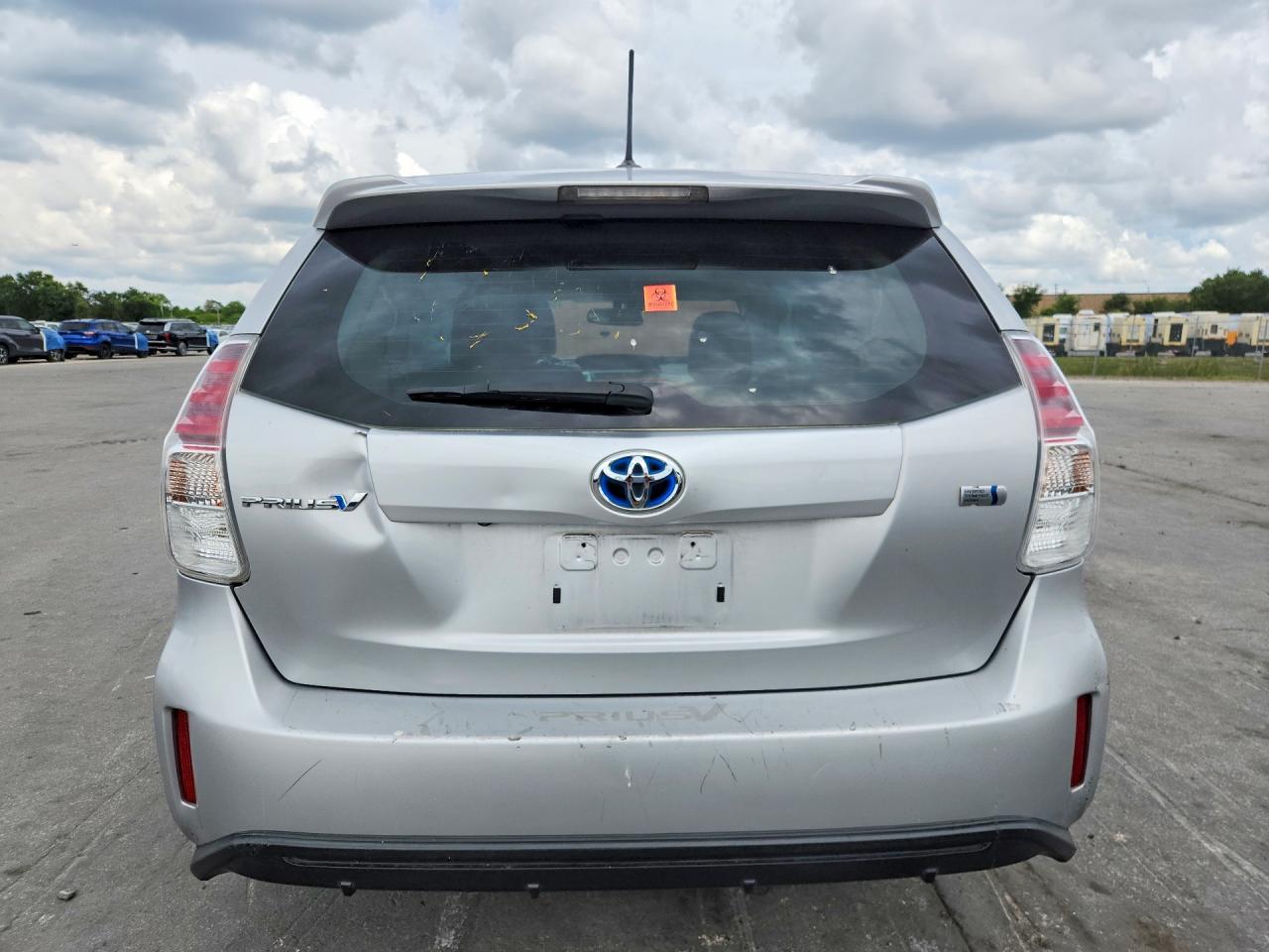 2015 Toyota Prius V Five Silver vin: JTDZN3EU3FJ036953