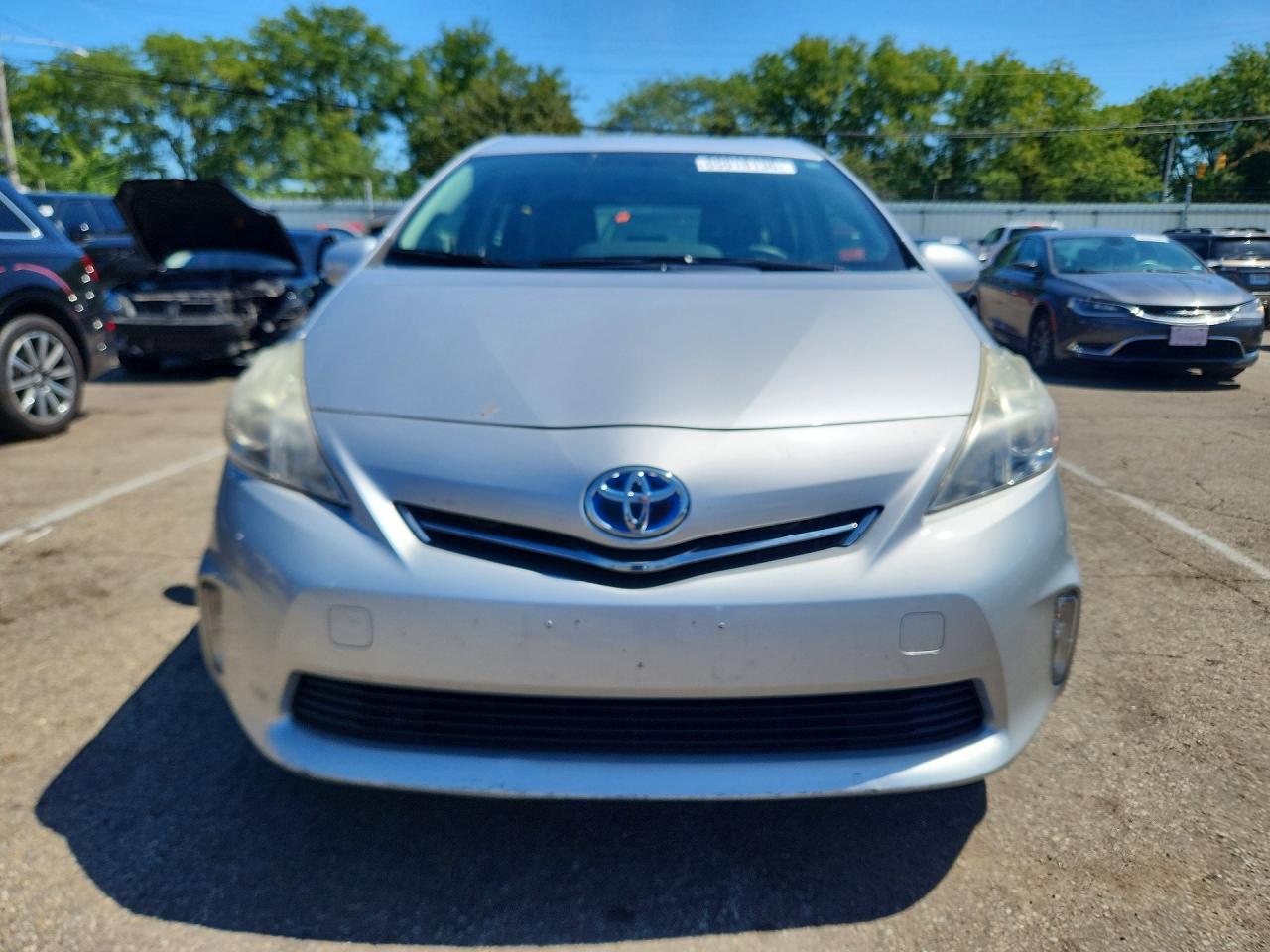 2012 Toyota Prius V Three Silver vin: JTDZN3EU4C3042552