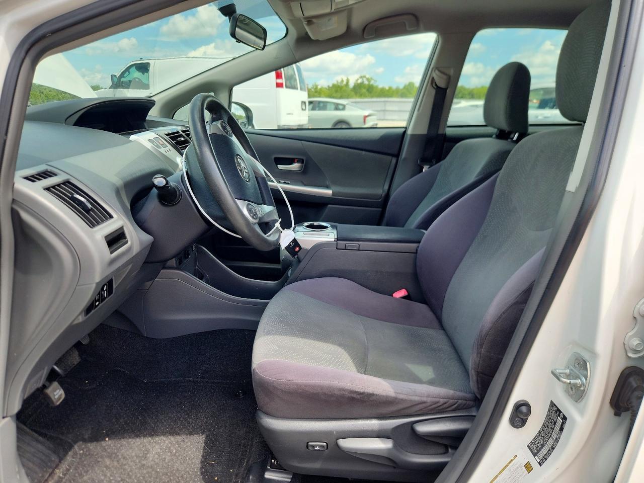 2012 Toyota Prius V Three White vin: JTDZN3EU4C3061196